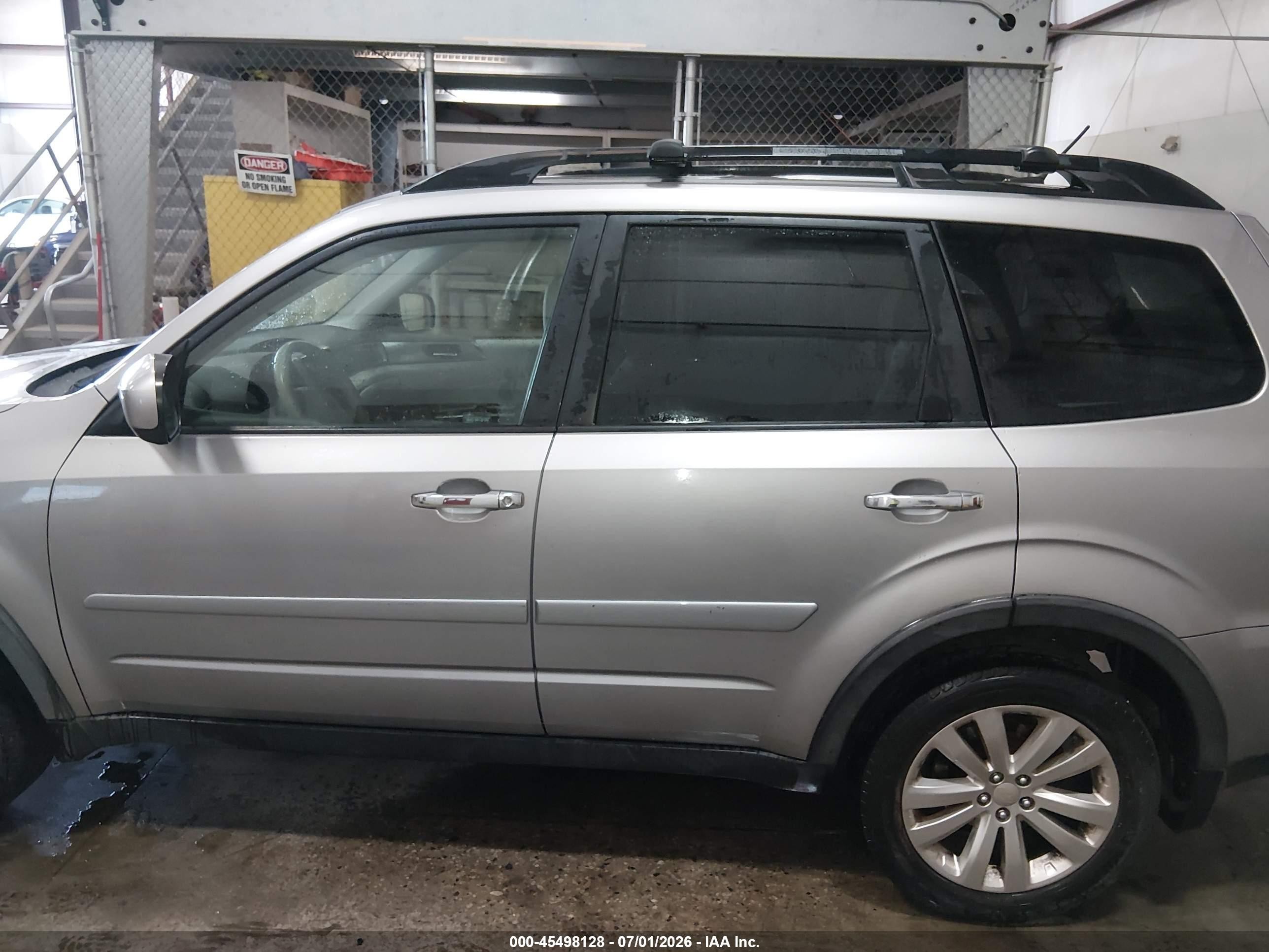 2011 Subaru Forester 2.5x Premium Gray vin: JF2SHADC9BH781490