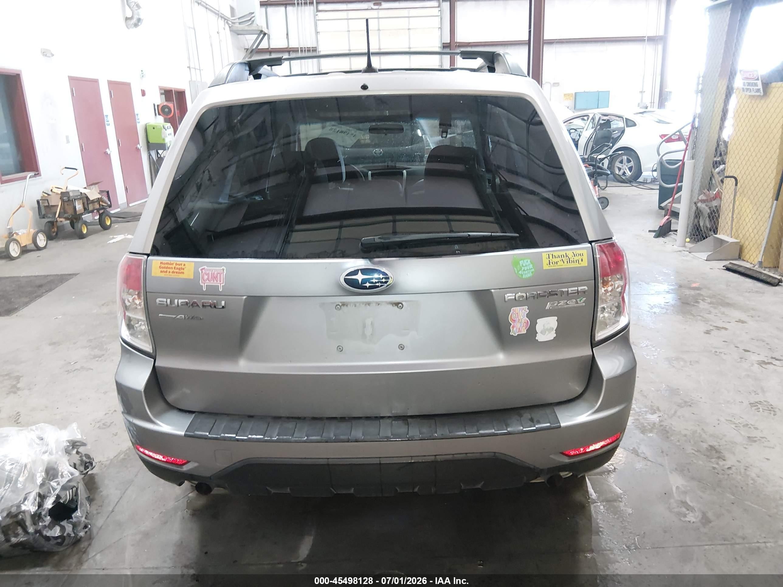 2011 Subaru Forester 2.5x Premium Gray vin: JF2SHADC9BH781490