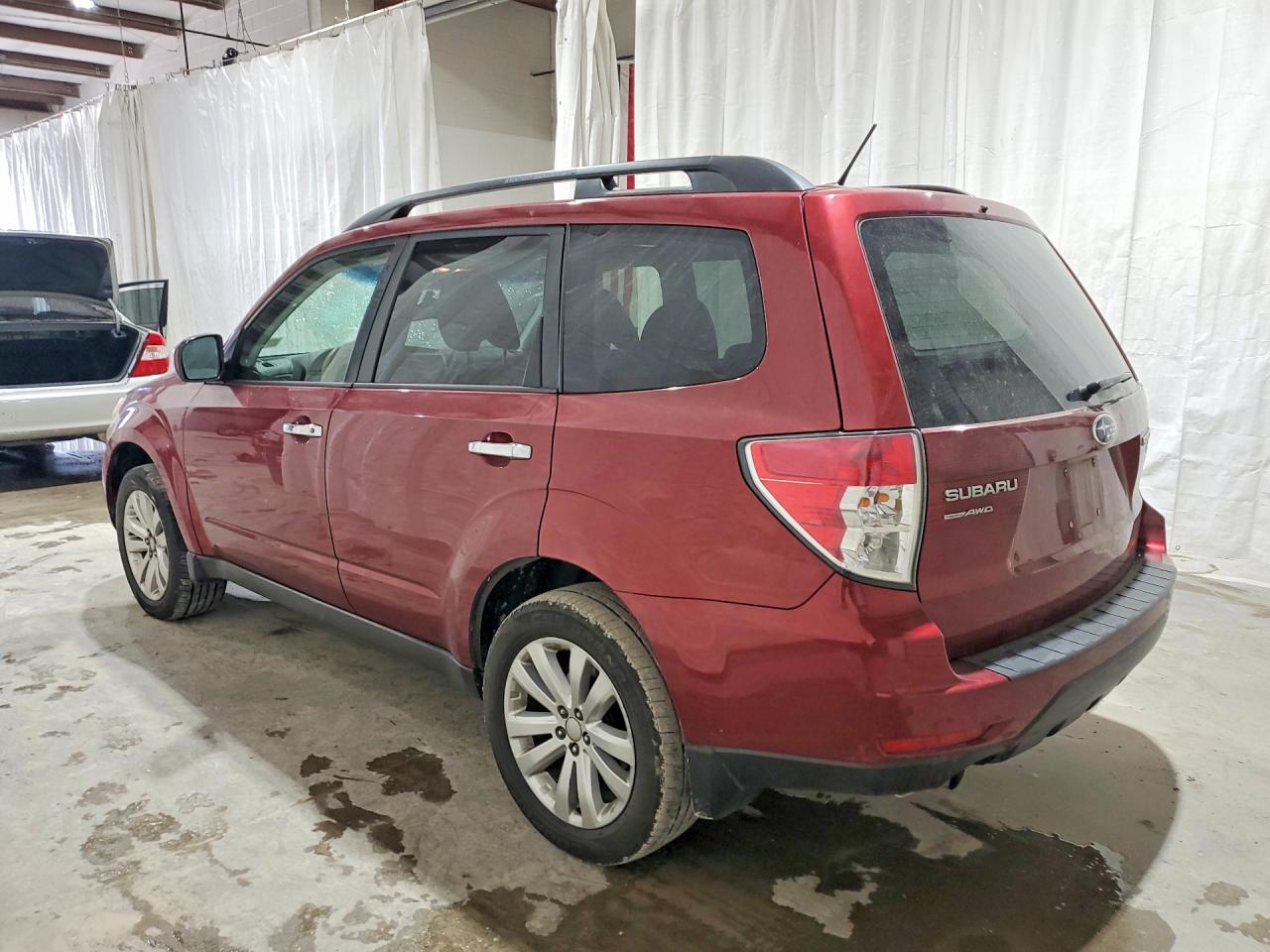 2012 Subaru Forester 2.5x Premium Красный vin: JF2SHADC9CH441435