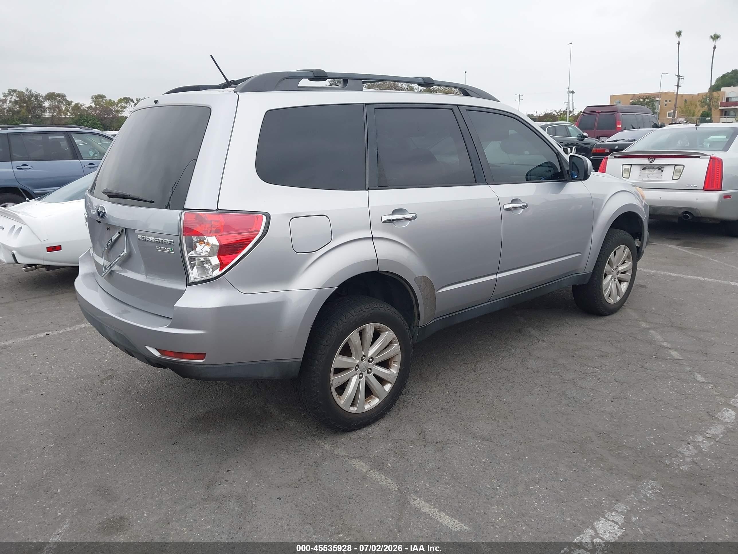 2012 Subaru Forester 2.5x Premium Silver vin: JF2SHADC9CH441824
