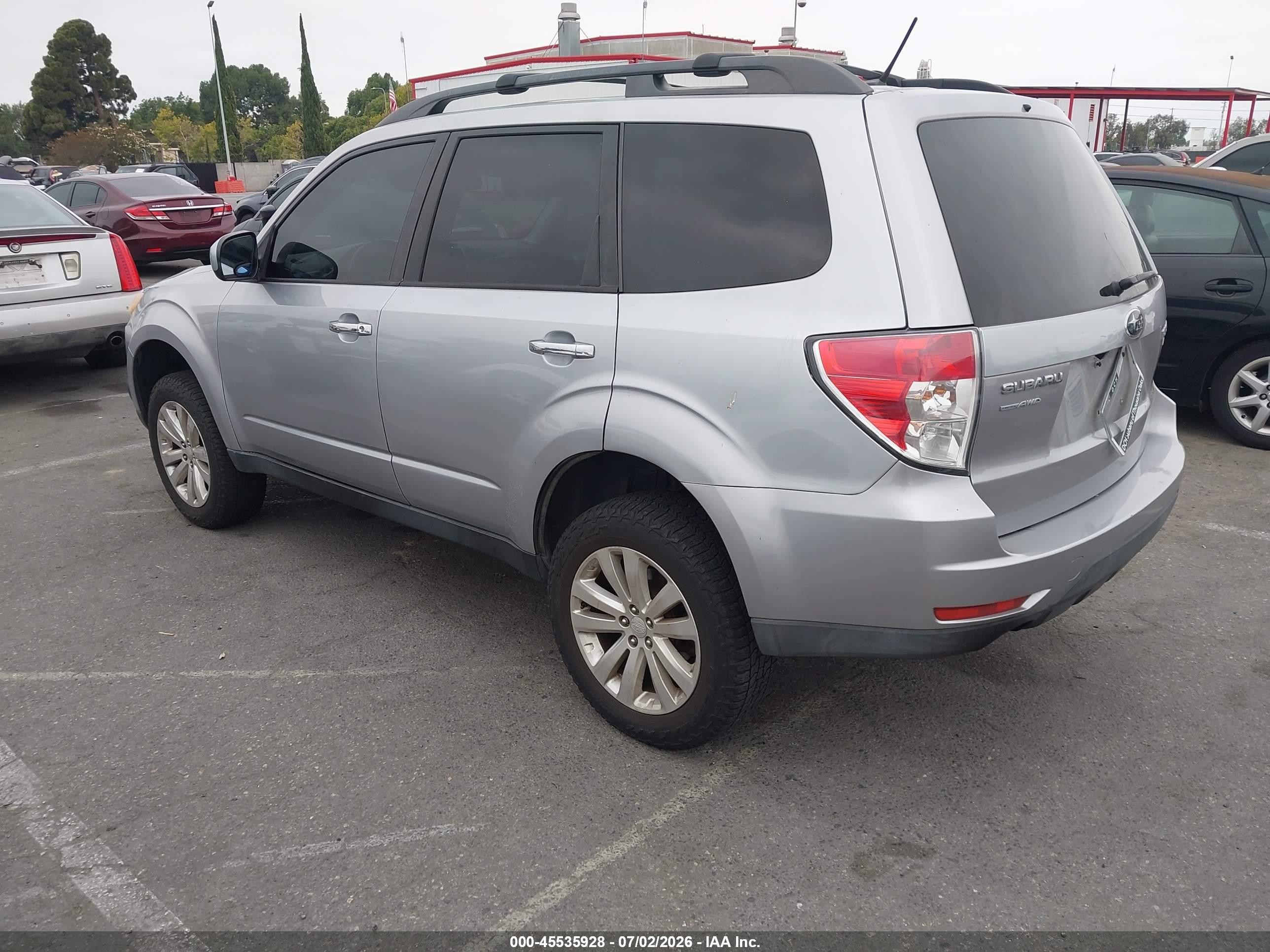 2012 Subaru Forester 2.5x Premium Silver vin: JF2SHADC9CH441824