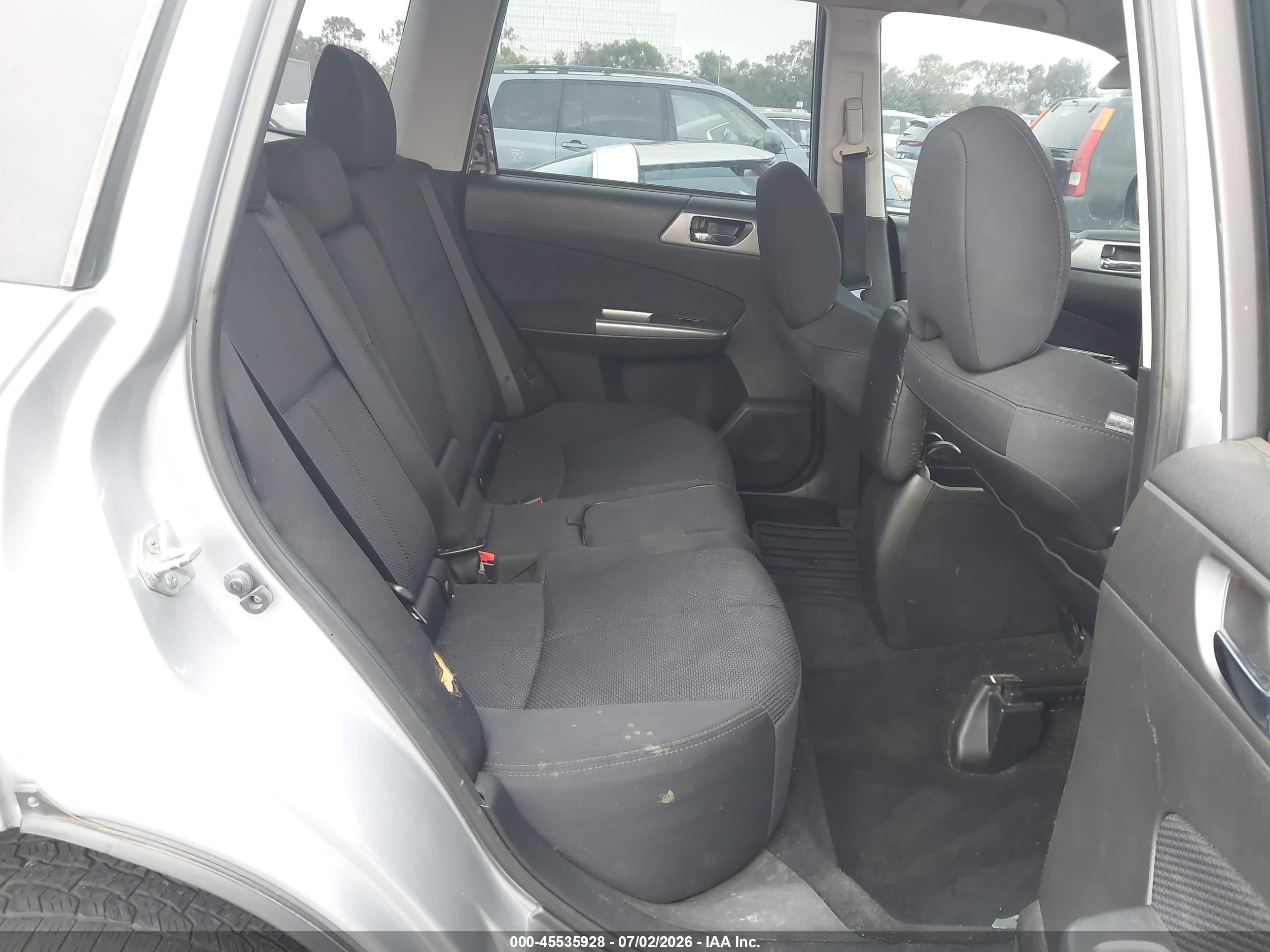 2012 Subaru Forester 2.5x Premium Silver vin: JF2SHADC9CH441824