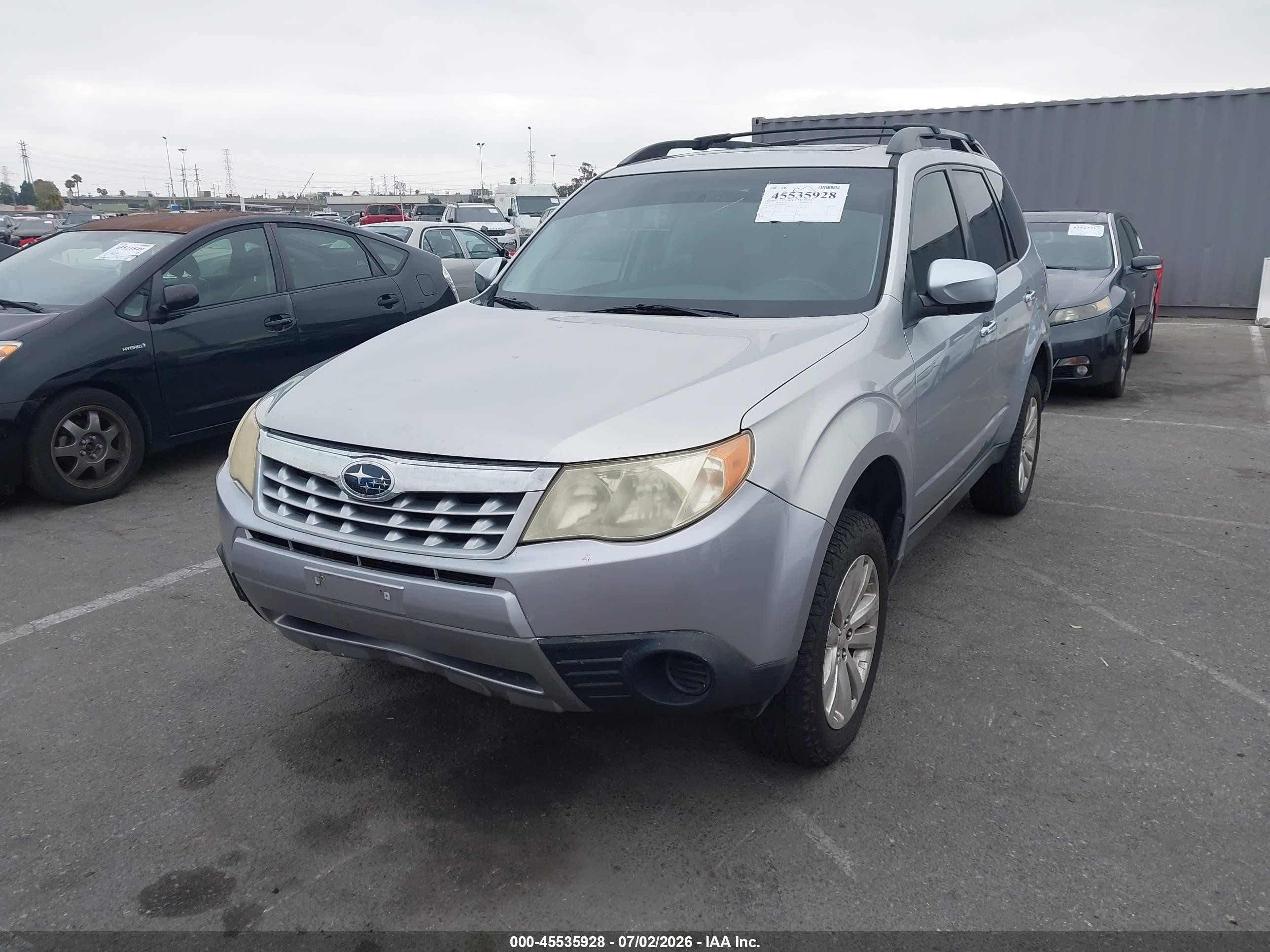 2012 Subaru Forester 2.5x Premium Silver vin: JF2SHADC9CH441824