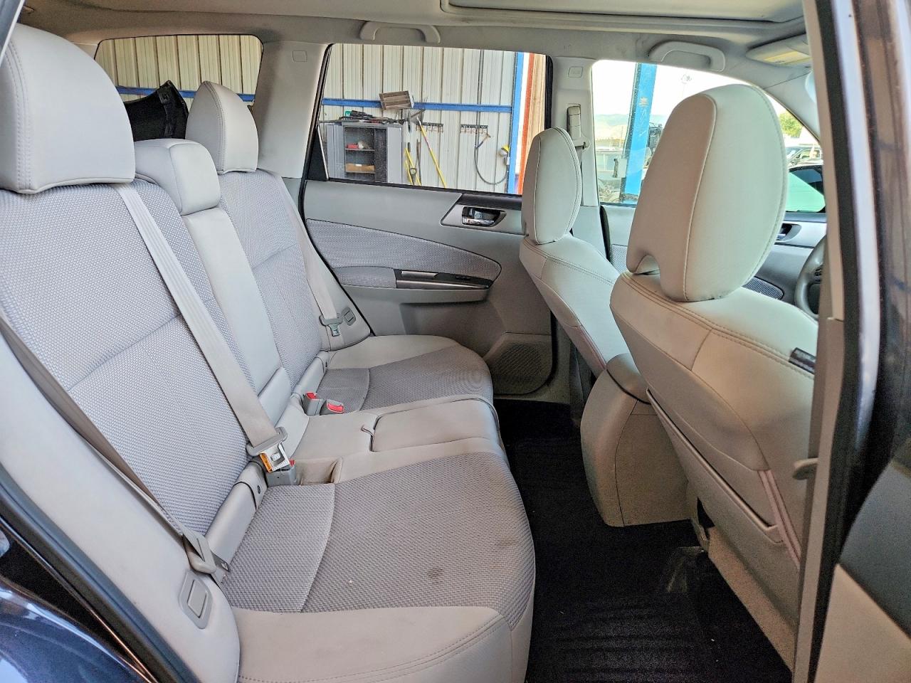 2012 Subaru Forester 2.5x Premium Gray vin: JF2SHADC9CH449101
