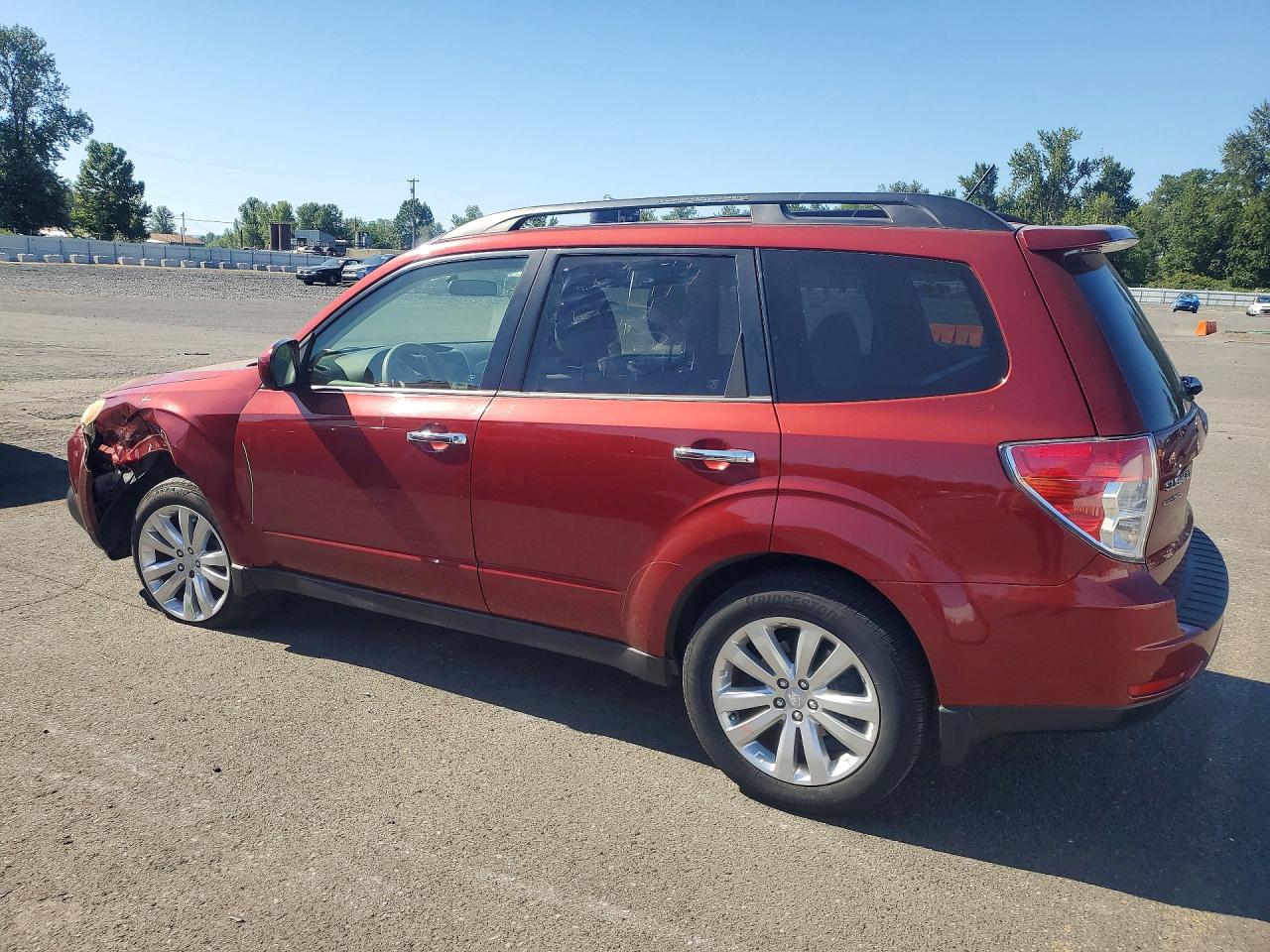 2012 Subaru Forester 2.5x Premium Red vin: JF2SHADC9CH452323