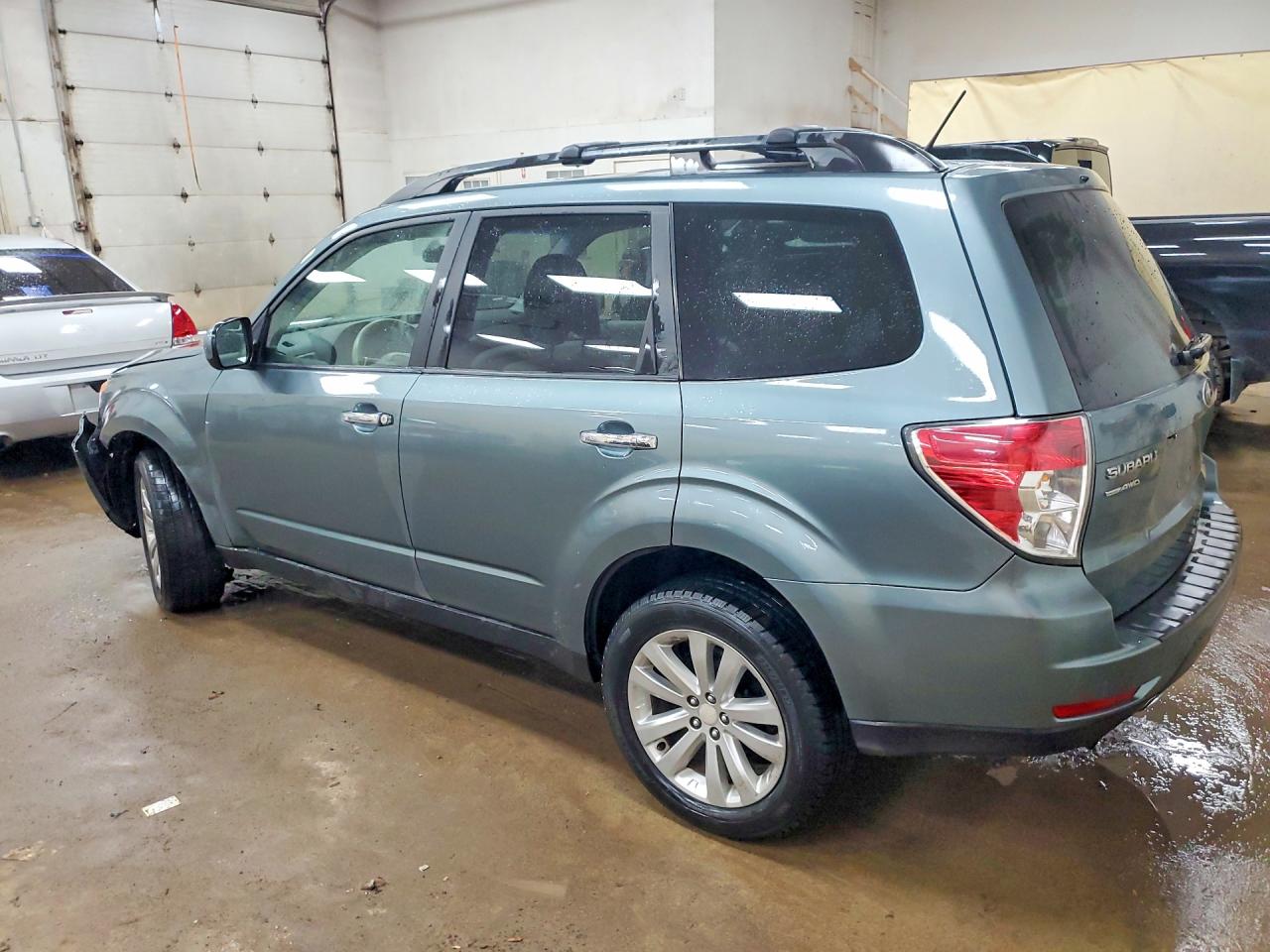 2012 Subaru Forester 2.5x Premium Blue vin: JF2SHADC9CH460213