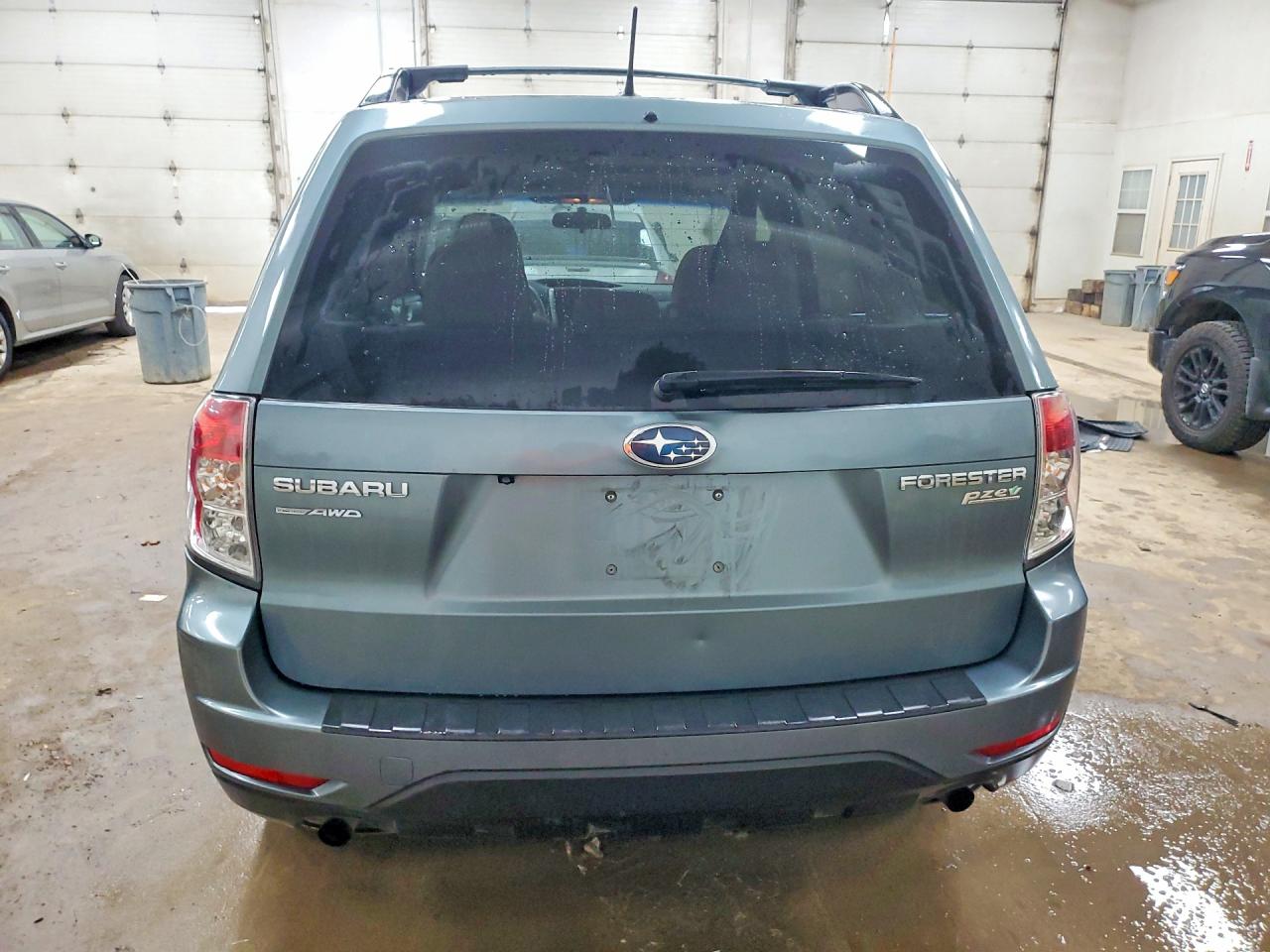 2012 Subaru Forester 2.5x Premium Blue vin: JF2SHADC9CH460213