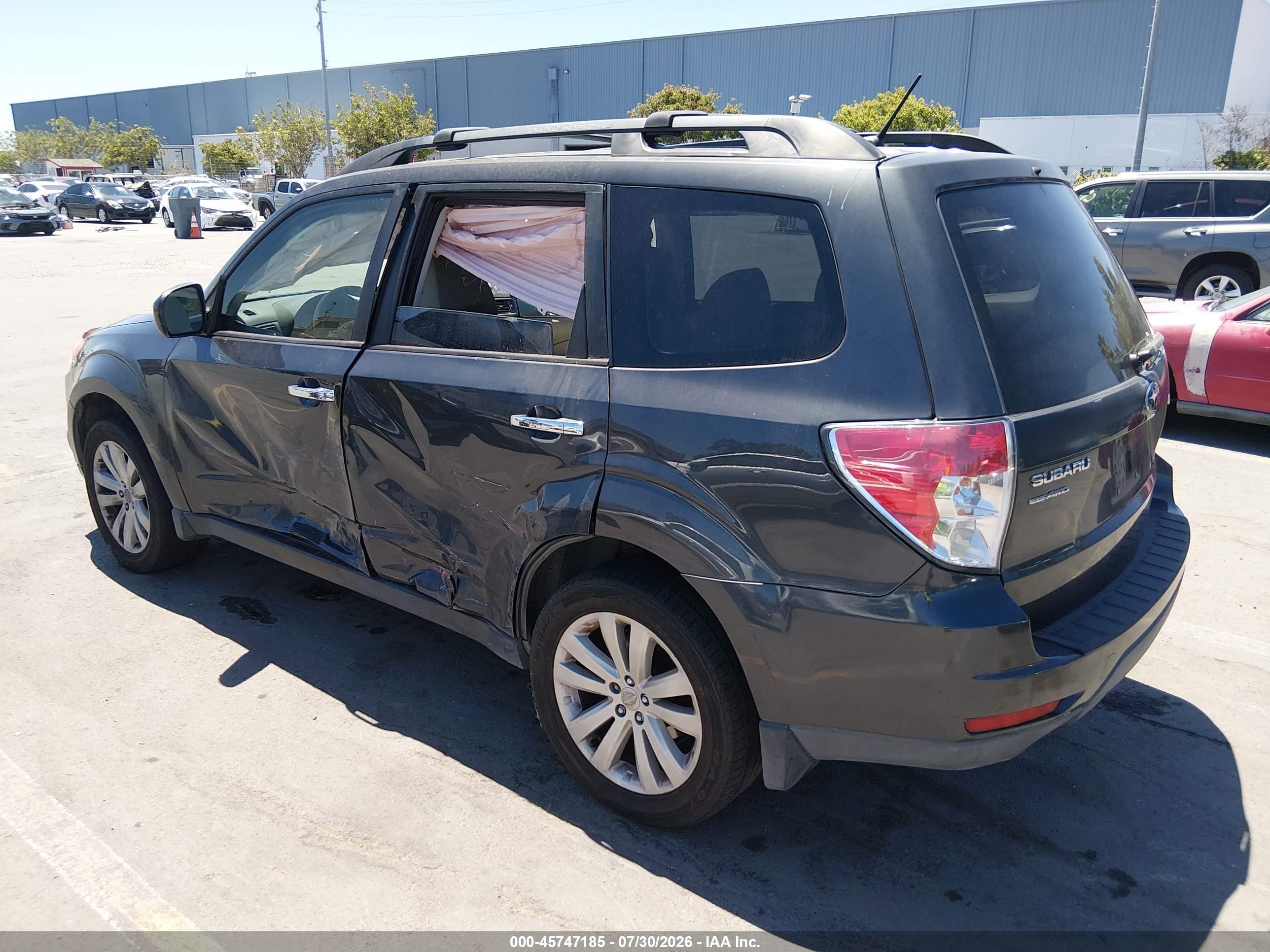 2012 Subaru Forester 2.5x Premium Gray vin: JF2SHADC9CH462480