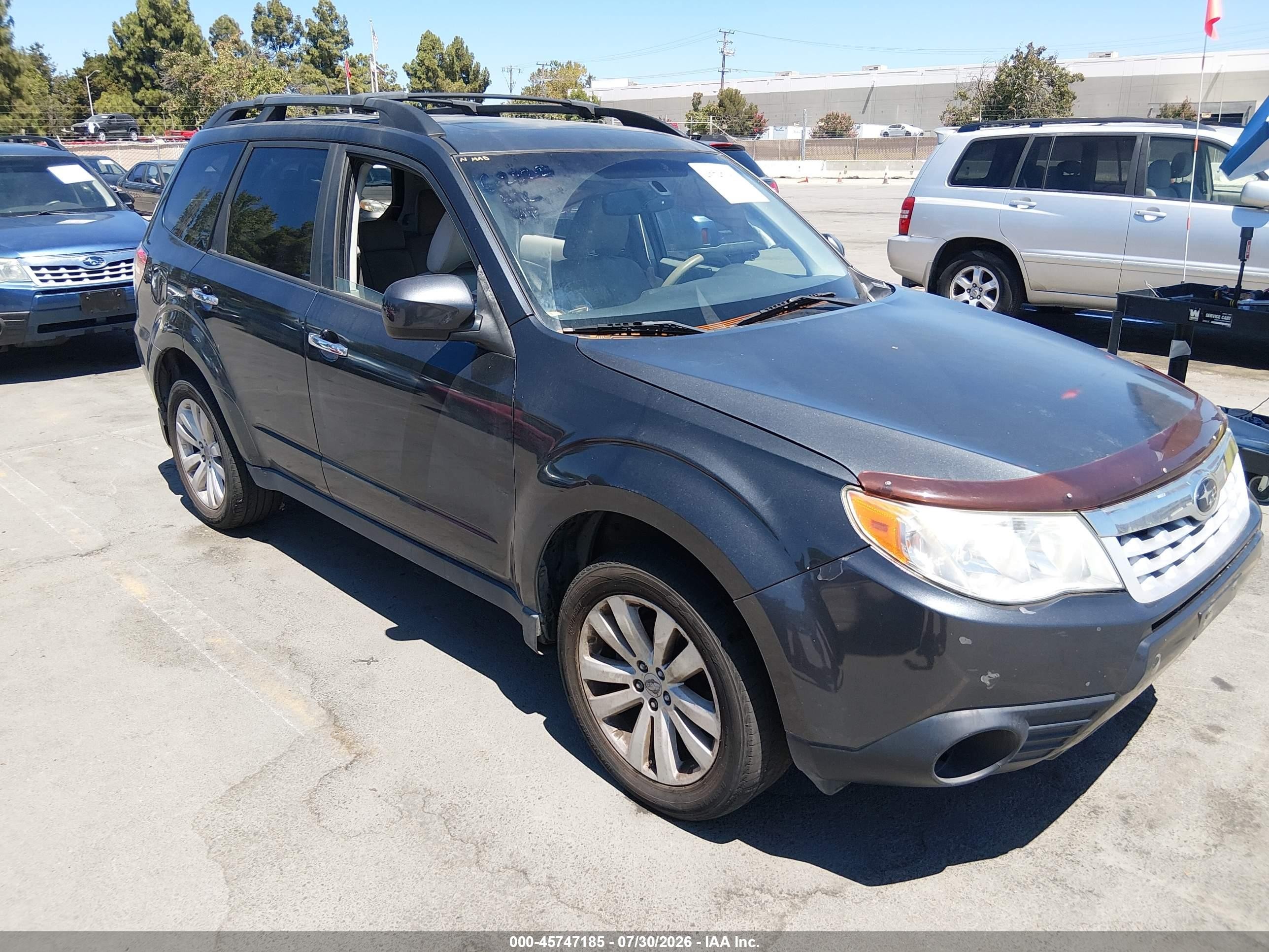 2012 Subaru Forester 2.5x Premium Gray vin: JF2SHADC9CH462480