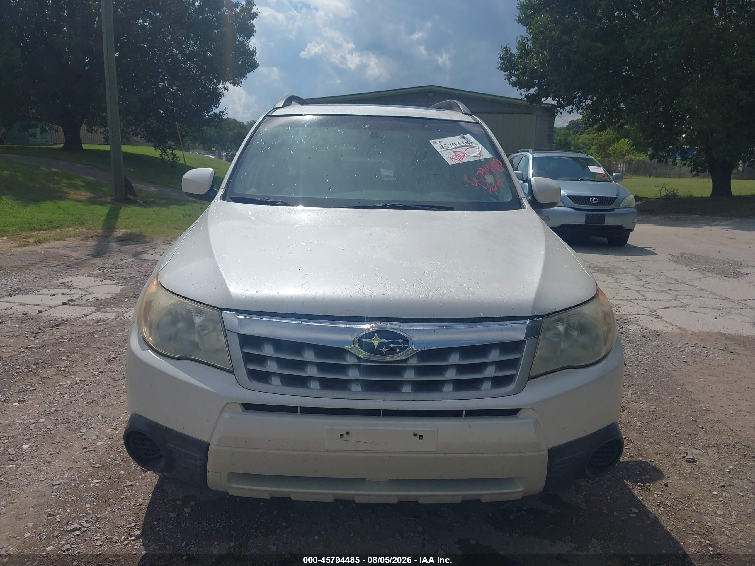 2013 Subaru Forester 2.5x Premium White vin: JF2SHADC9DH445468