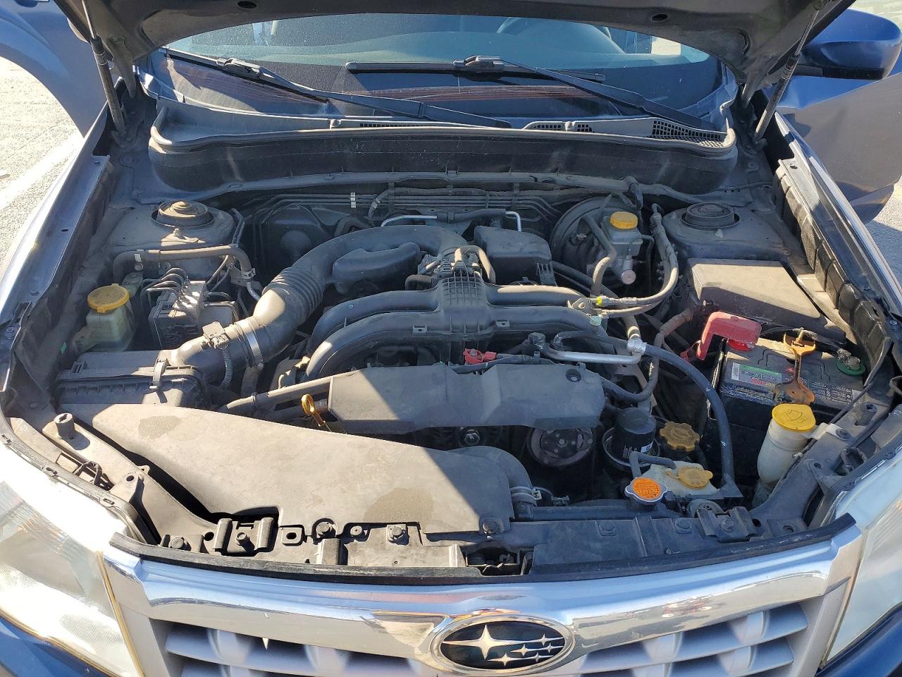 2011 Subaru Forester Blue vin: JF2SHADCXBH740575