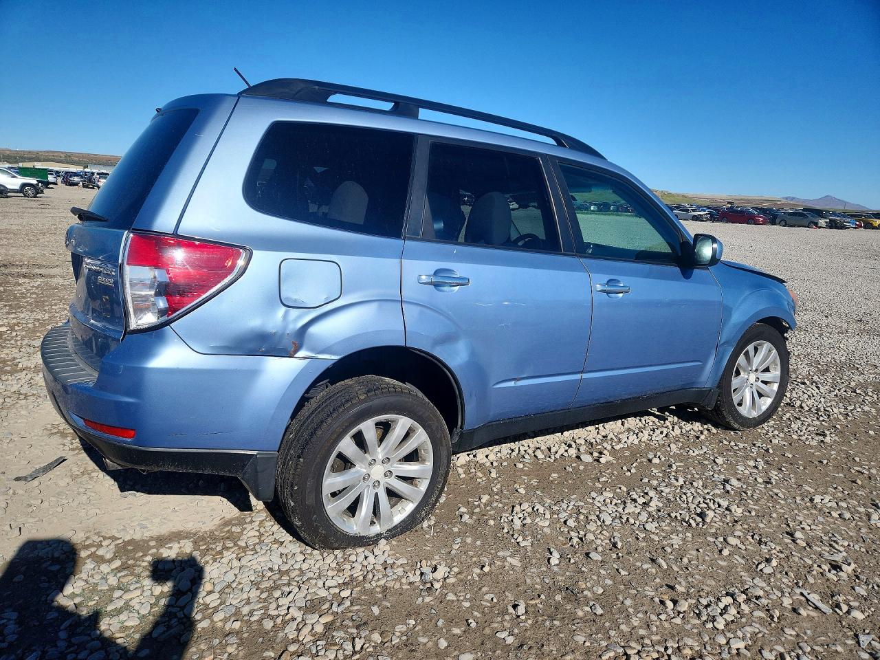 2011 Subaru Forester 2.5x Premium Blue vin: JF2SHADCXBH757697