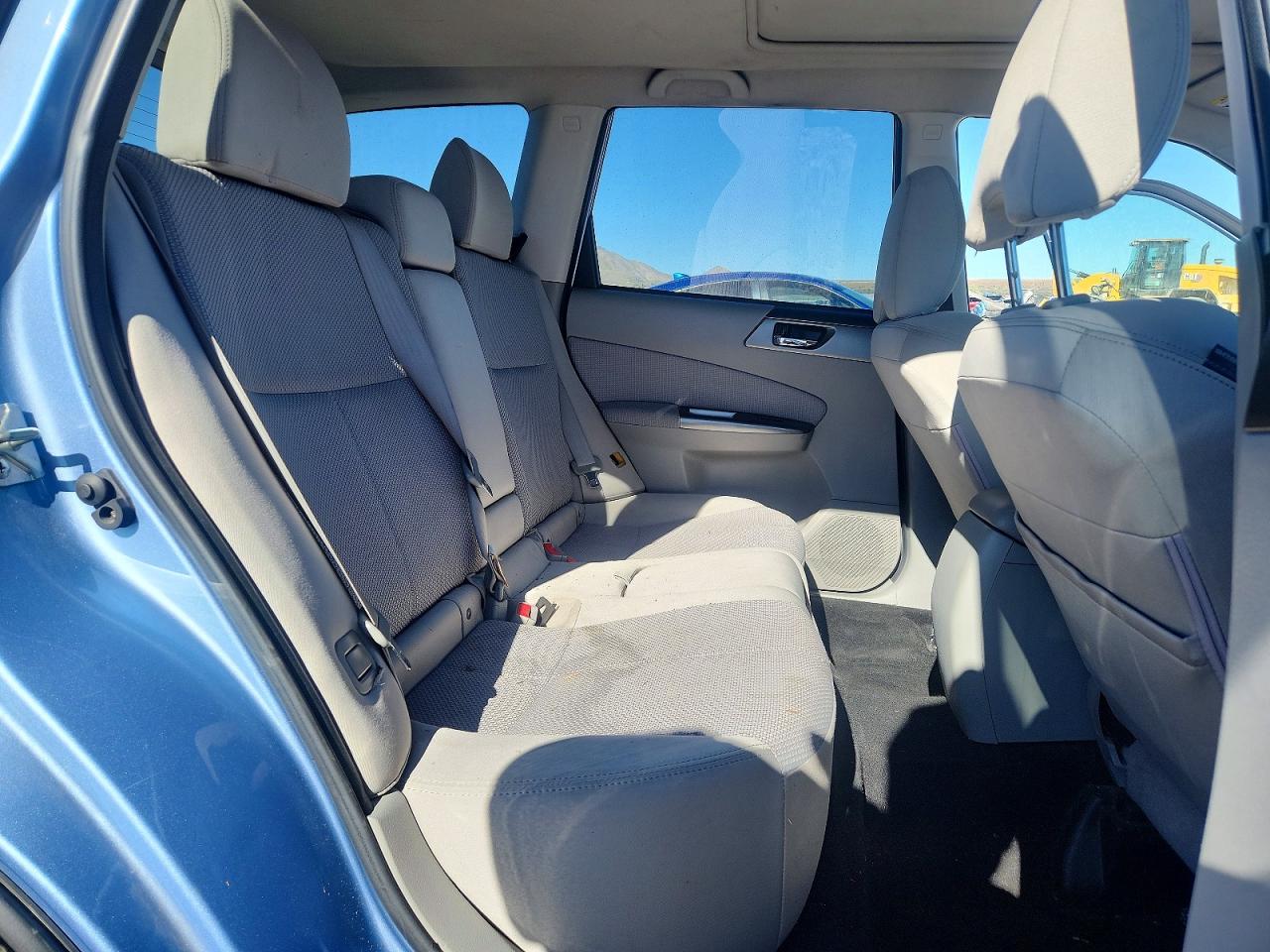 2011 Subaru Forester 2.5x Premium Blue vin: JF2SHADCXBH757697