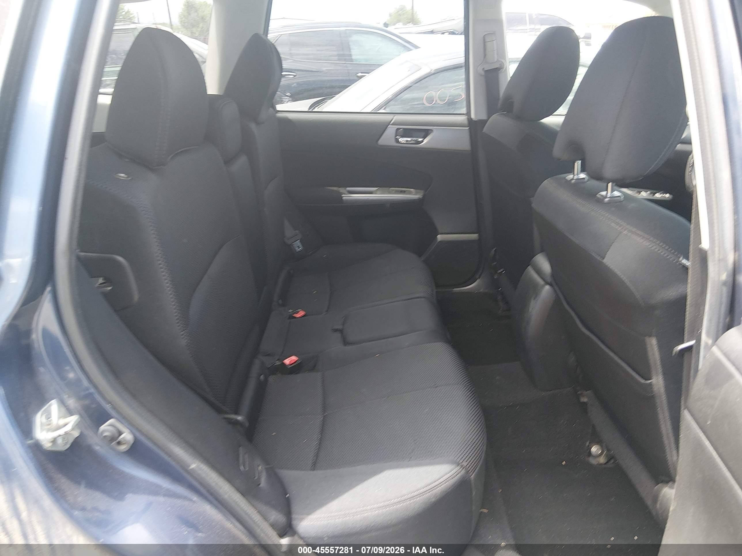 2011 Subaru Forester 2.5x Premium Blue vin: JF2SHADCXBH758011