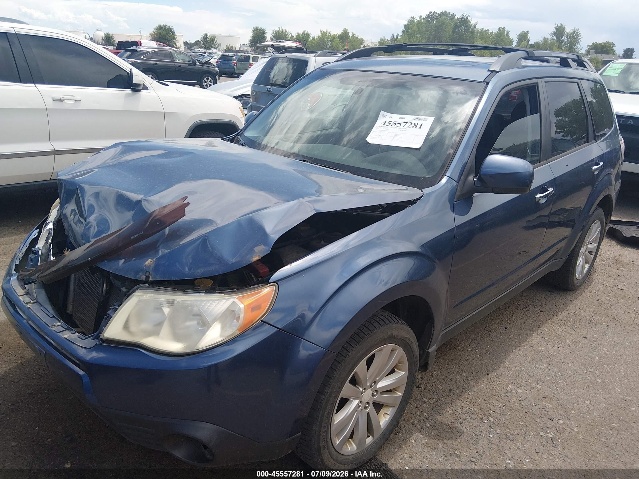 2011 Subaru Forester 2.5x Premium Blue vin: JF2SHADCXBH758011