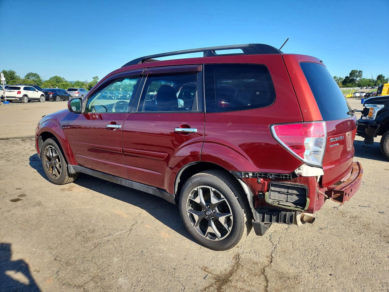 2011 Subaru Forester 2.5x Premium Maroon vin: JF2SHADCXBH764536