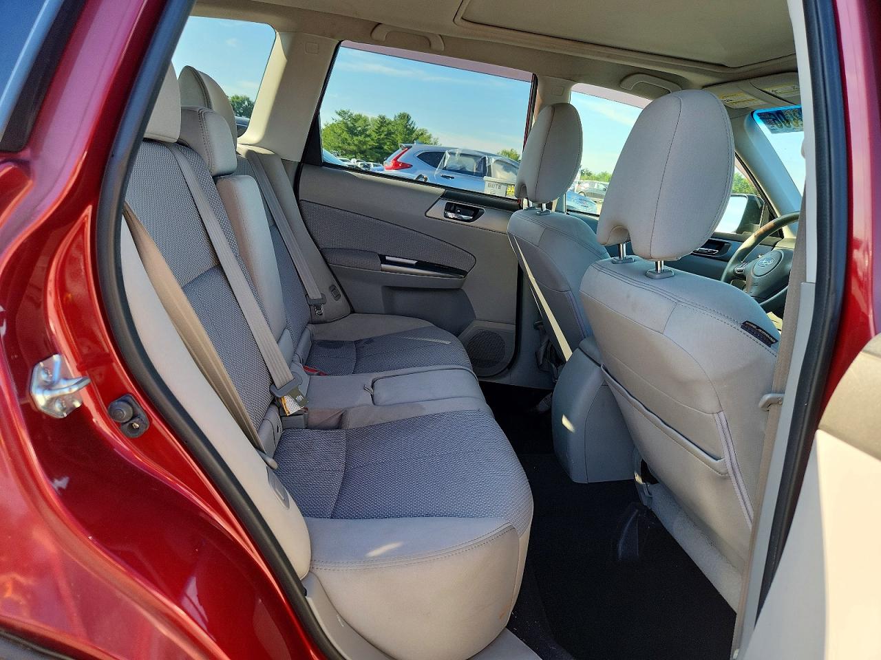 2011 Subaru Forester 2.5x Premium Maroon vin: JF2SHADCXBH764536