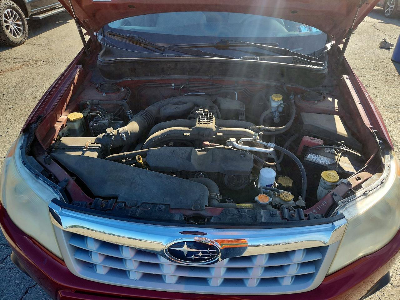 2011 Subaru Forester 2.5x Premium Maroon vin: JF2SHADCXBH764536