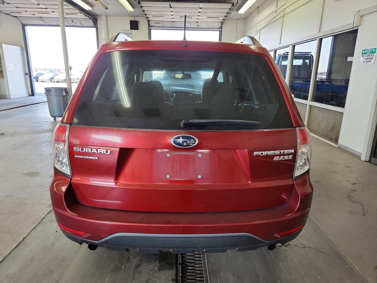 2011 Subaru Forester 2.5x Premium Red vin: JF2SHADCXBH771308