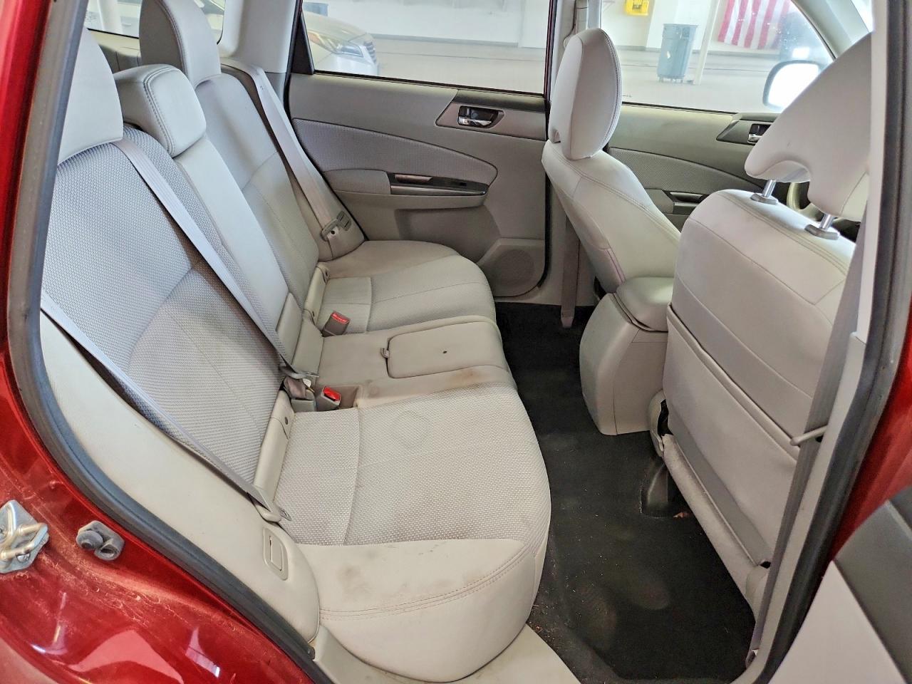 2011 Subaru Forester 2.5x Premium Red vin: JF2SHADCXBH771308