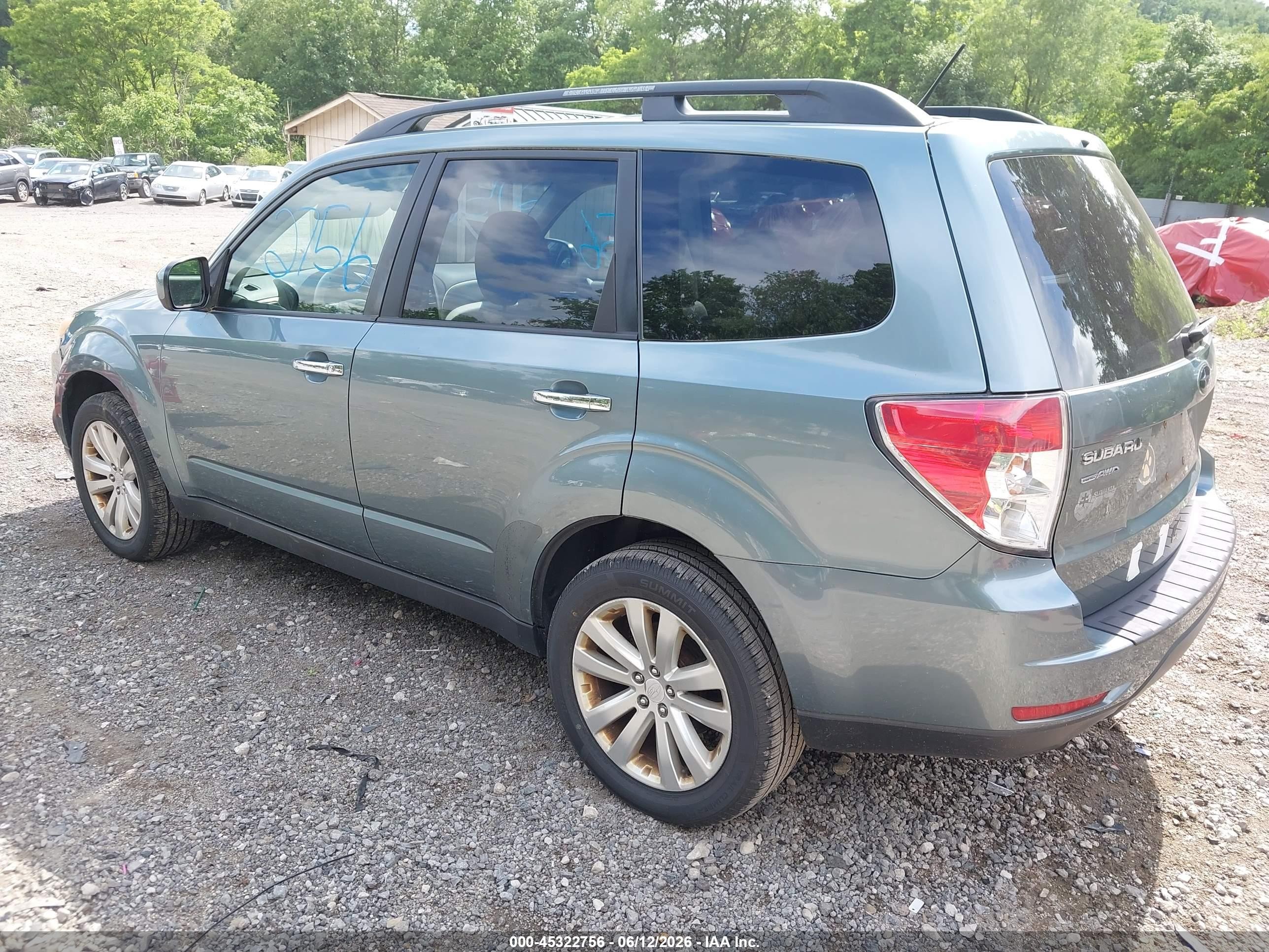 2011 Subaru Forester 2.5x Premium Gray vin: JF2SHADCXBH778730