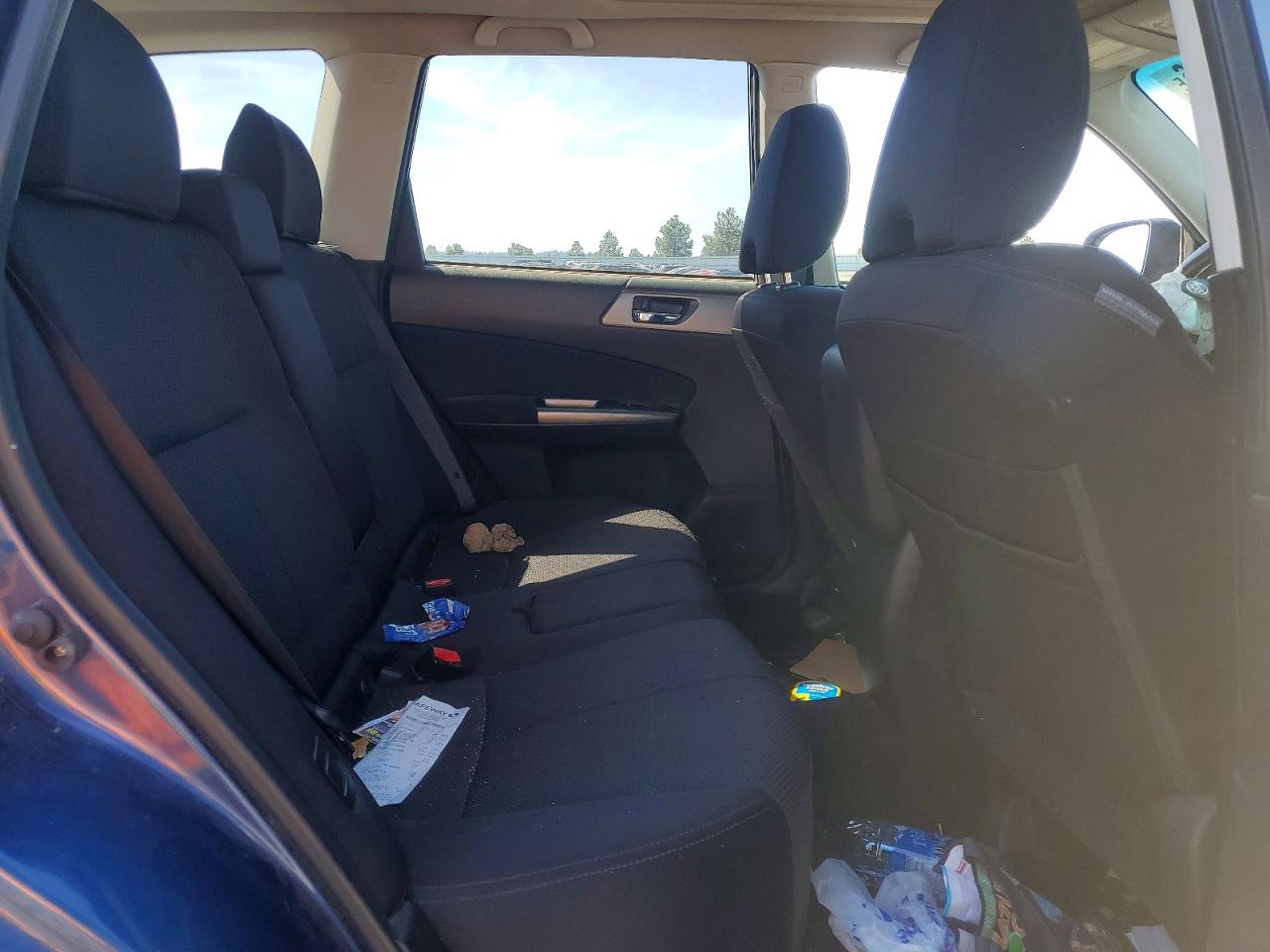 2012 Subaru Forester 2.5x Premium Blue vin: JF2SHADCXCH418147