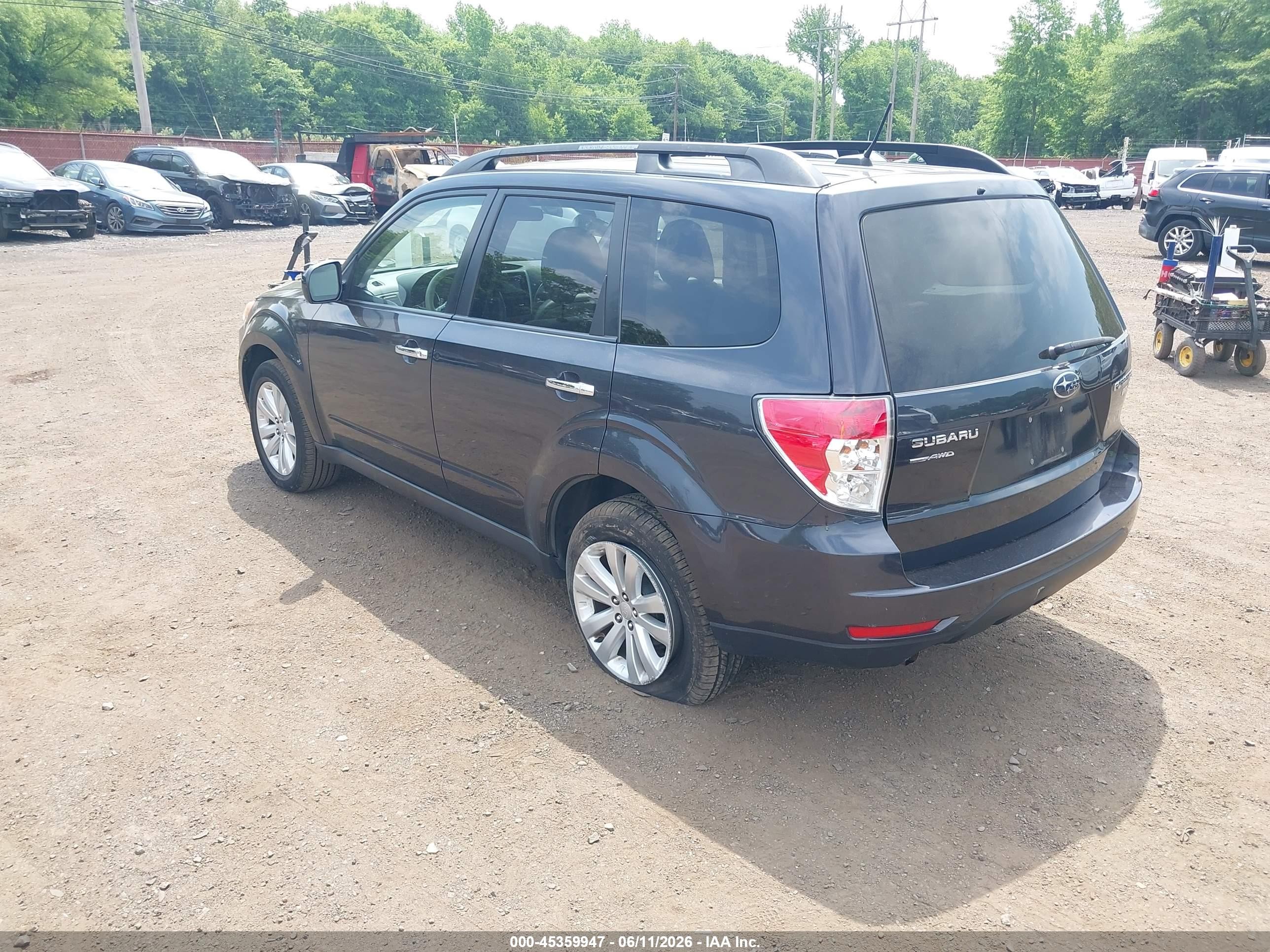2012 Subaru Forester 2.5x Premium Gray vin: JF2SHADCXCH424580