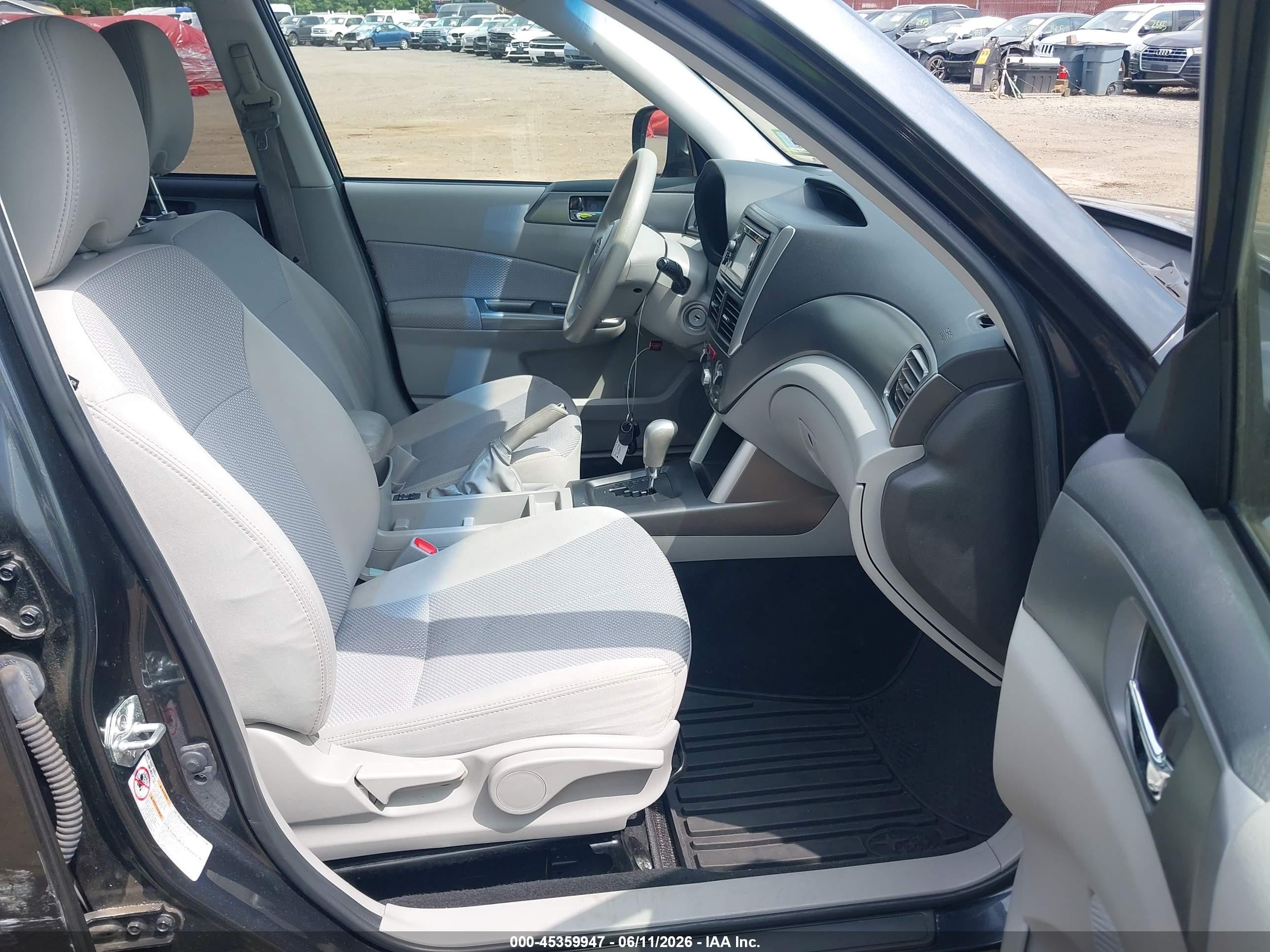 2012 Subaru Forester 2.5x Premium Gray vin: JF2SHADCXCH424580