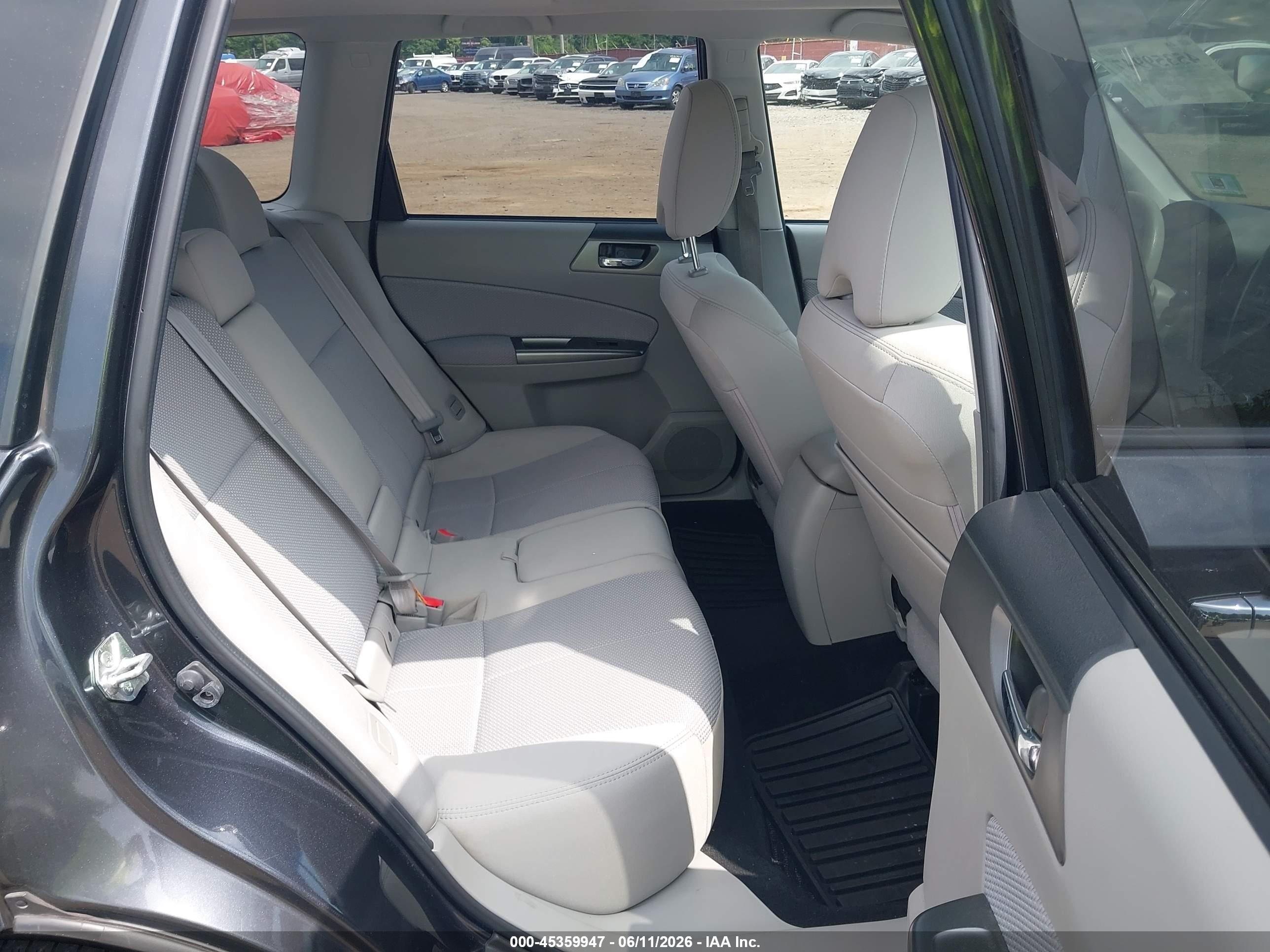 2012 Subaru Forester 2.5x Premium Gray vin: JF2SHADCXCH424580