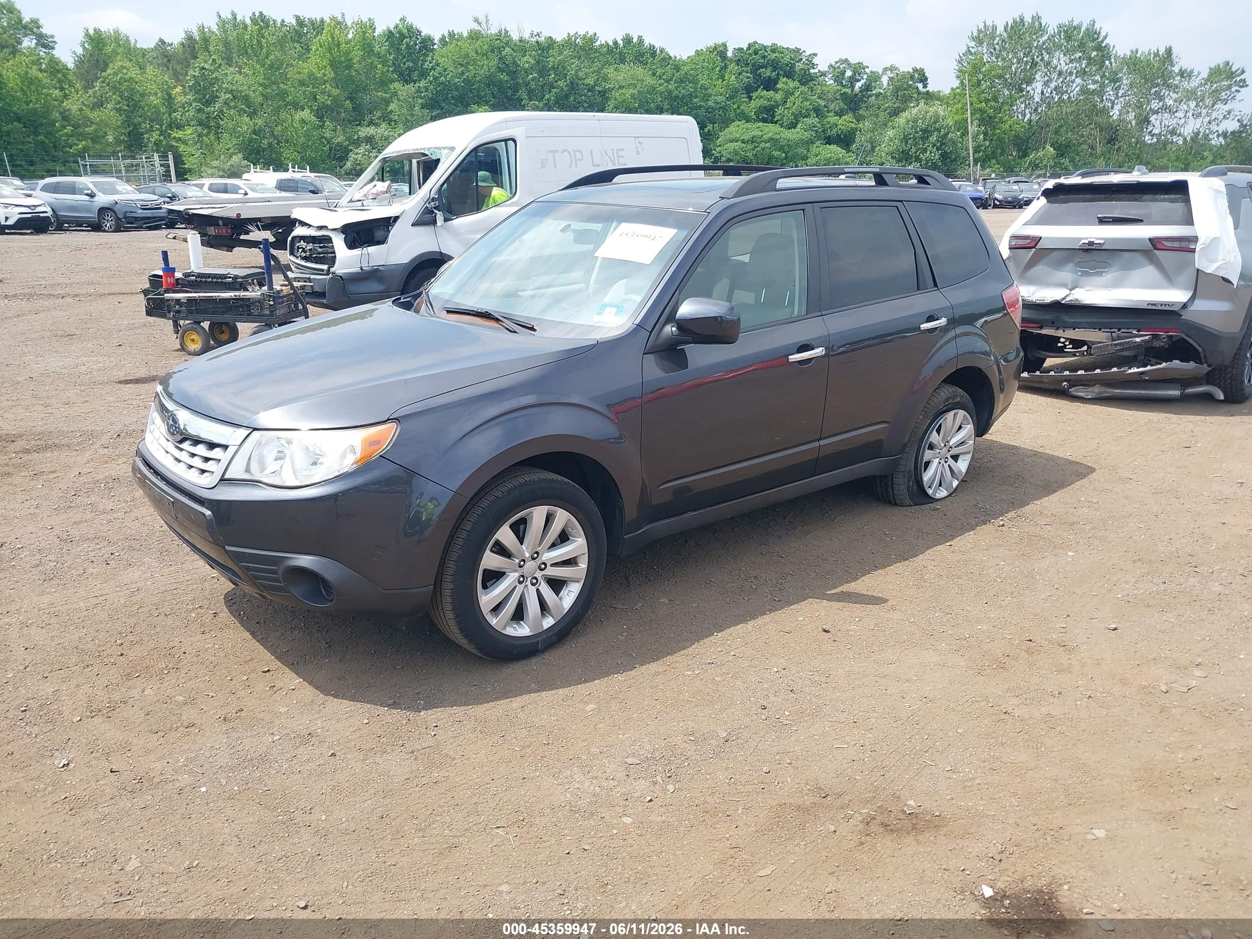 2012 Subaru Forester 2.5x Premium Gray vin: JF2SHADCXCH424580