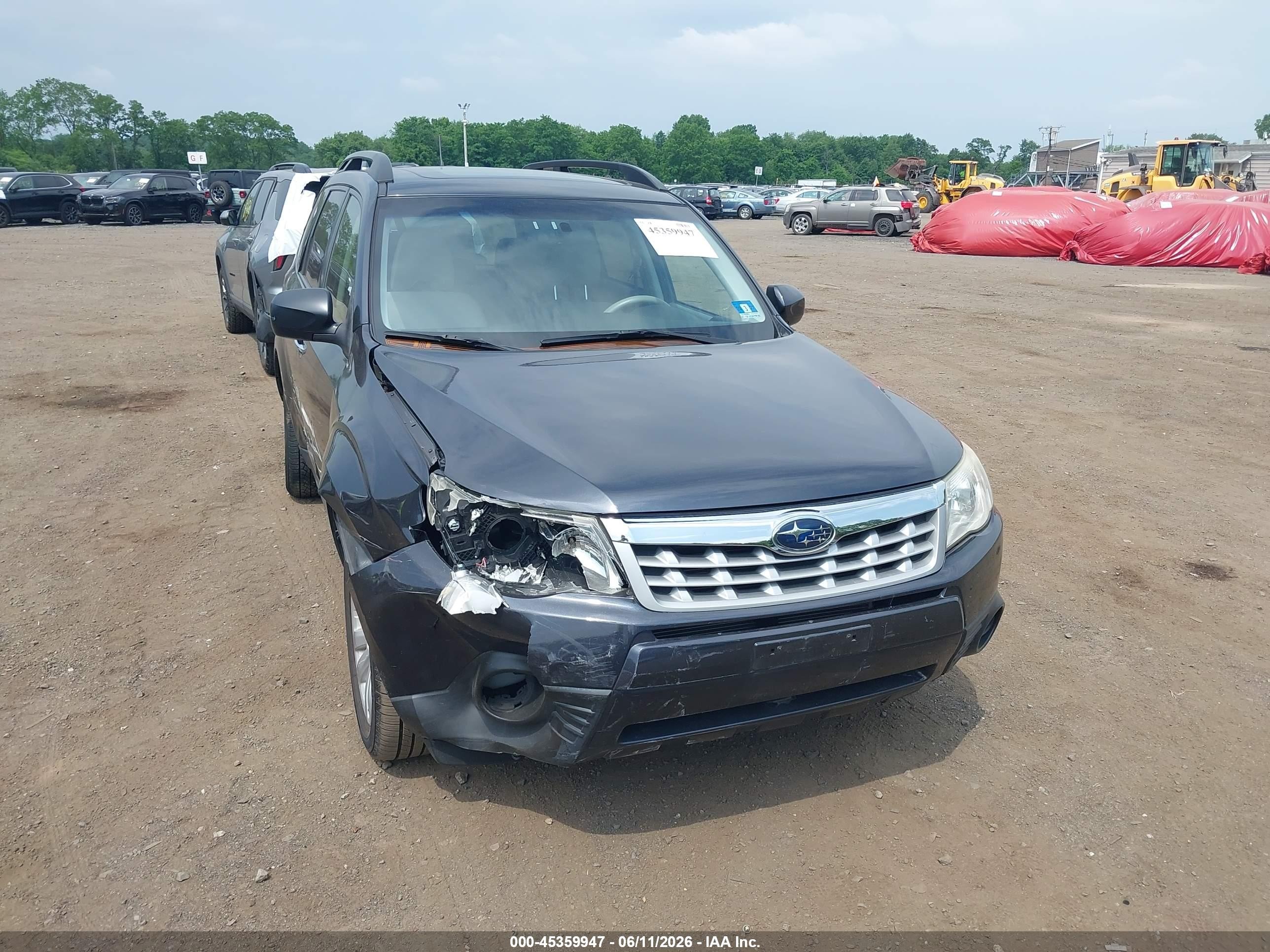 2012 Subaru Forester 2.5x Premium Gray vin: JF2SHADCXCH424580