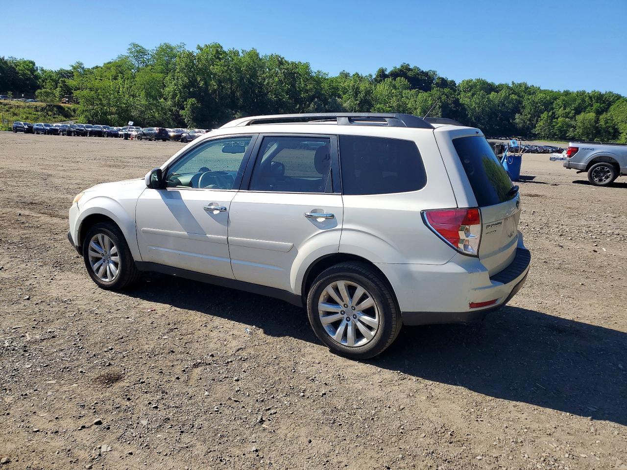 2012 Subaru Forester 2.5x Premium White vin: JF2SHADCXCH429262