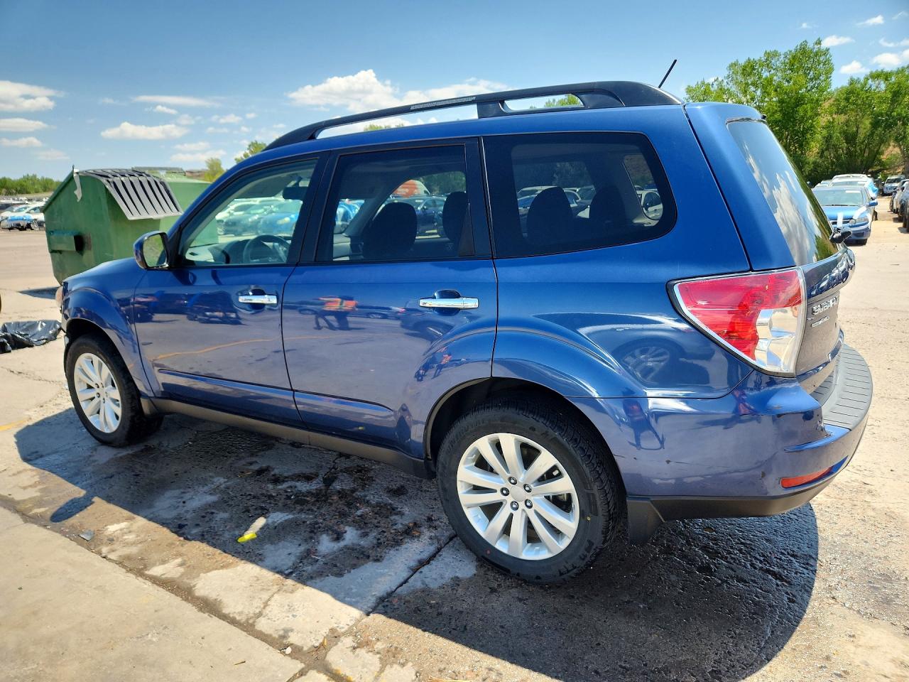 2012 Subaru Forester 2.5x Premium Blue vin: JF2SHADCXCH442285