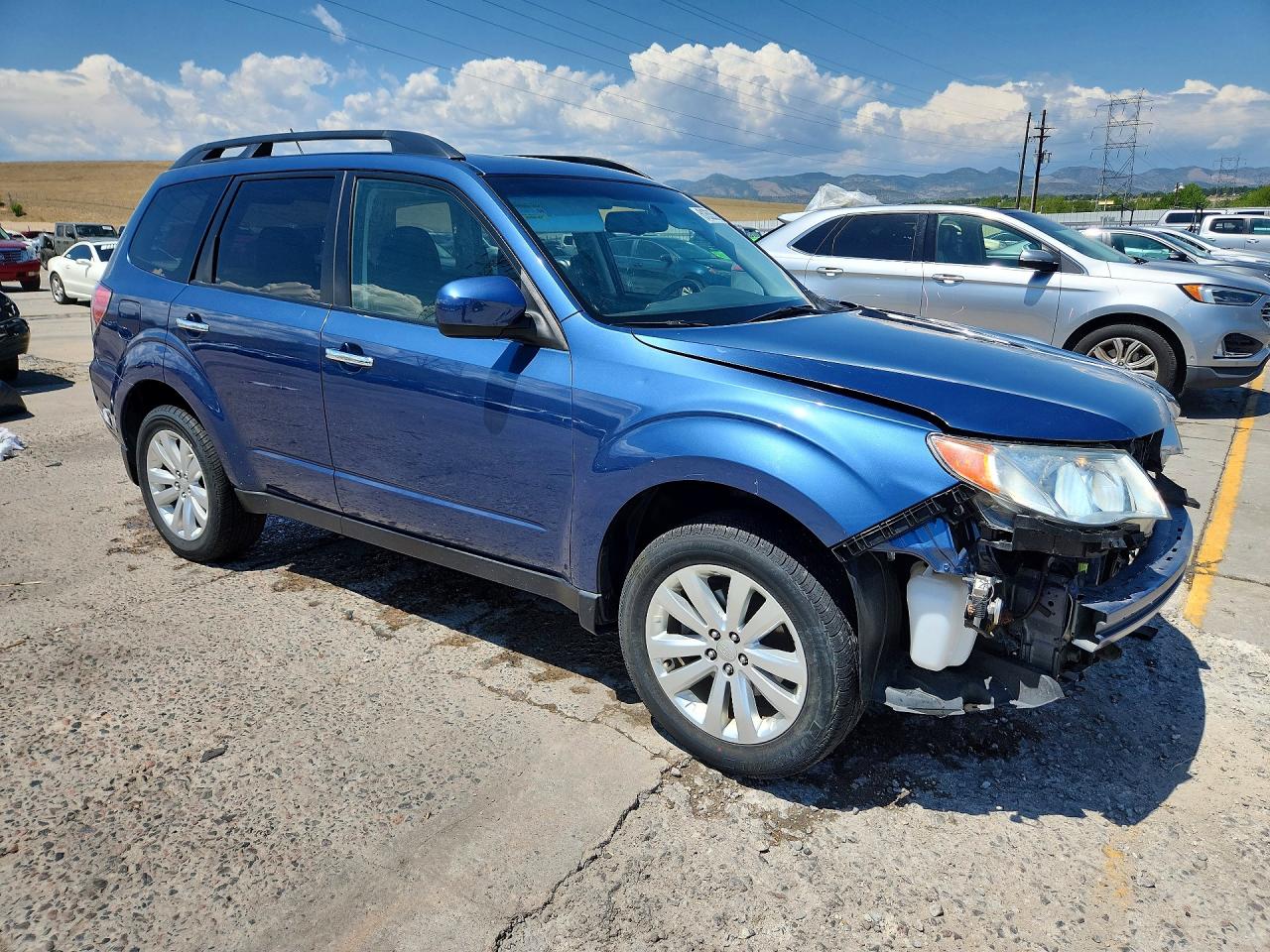2012 Subaru Forester 2.5x Premium Blue vin: JF2SHADCXCH442285