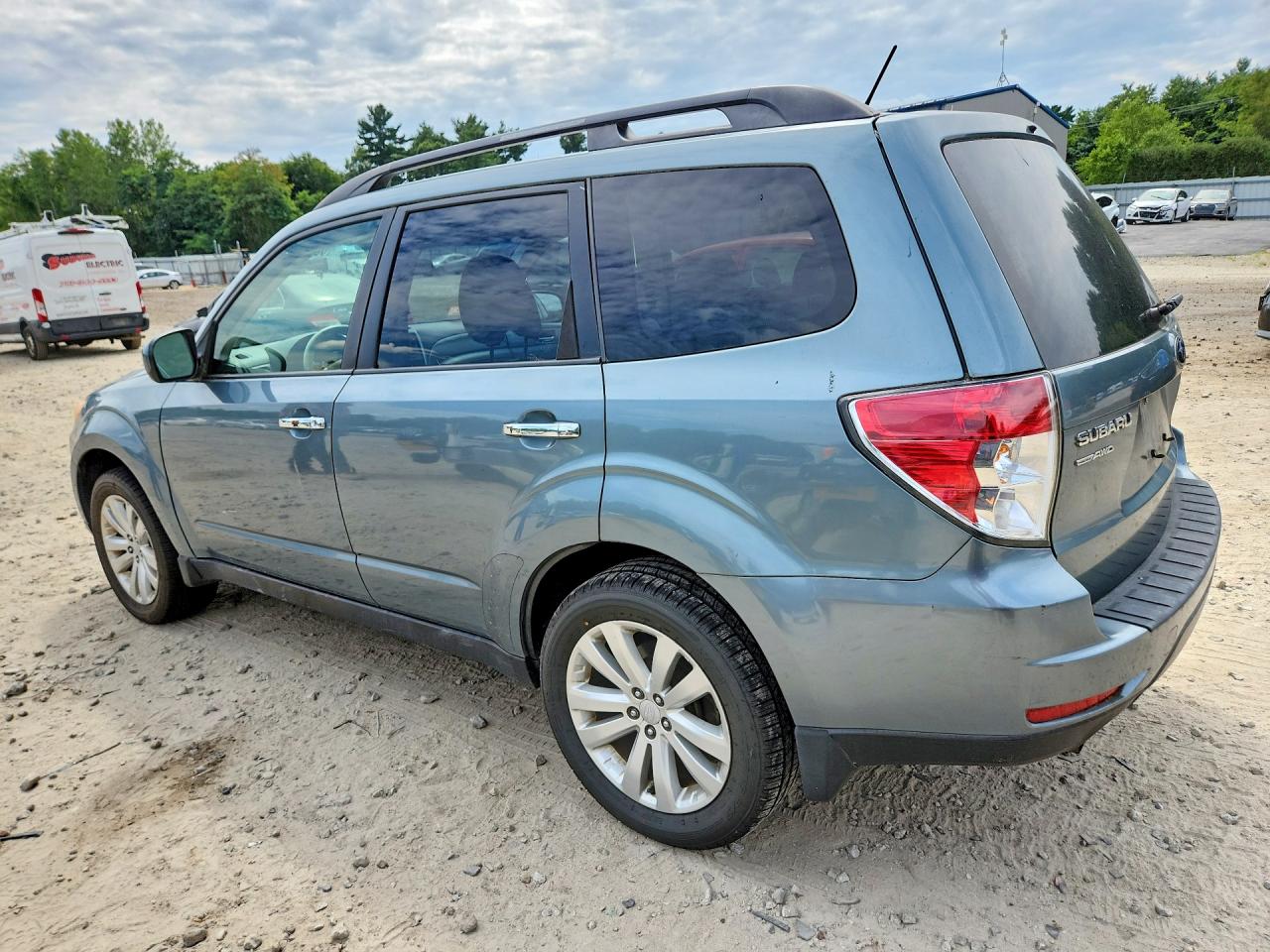 2012 Subaru Forester 2.5x Premium Turquoise vin: JF2SHADCXCH447471