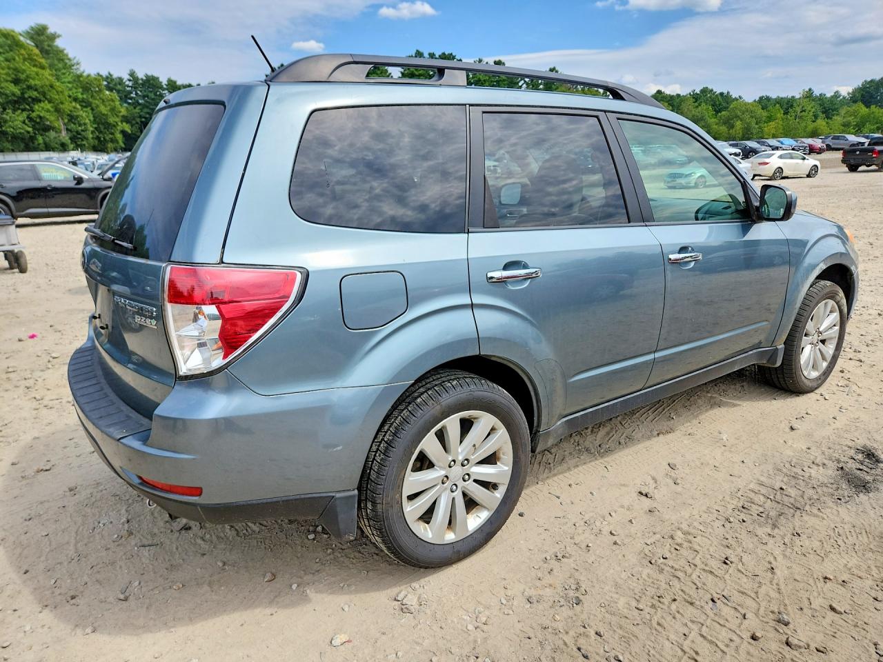 2012 Subaru Forester 2.5x Premium Turquoise vin: JF2SHADCXCH447471
