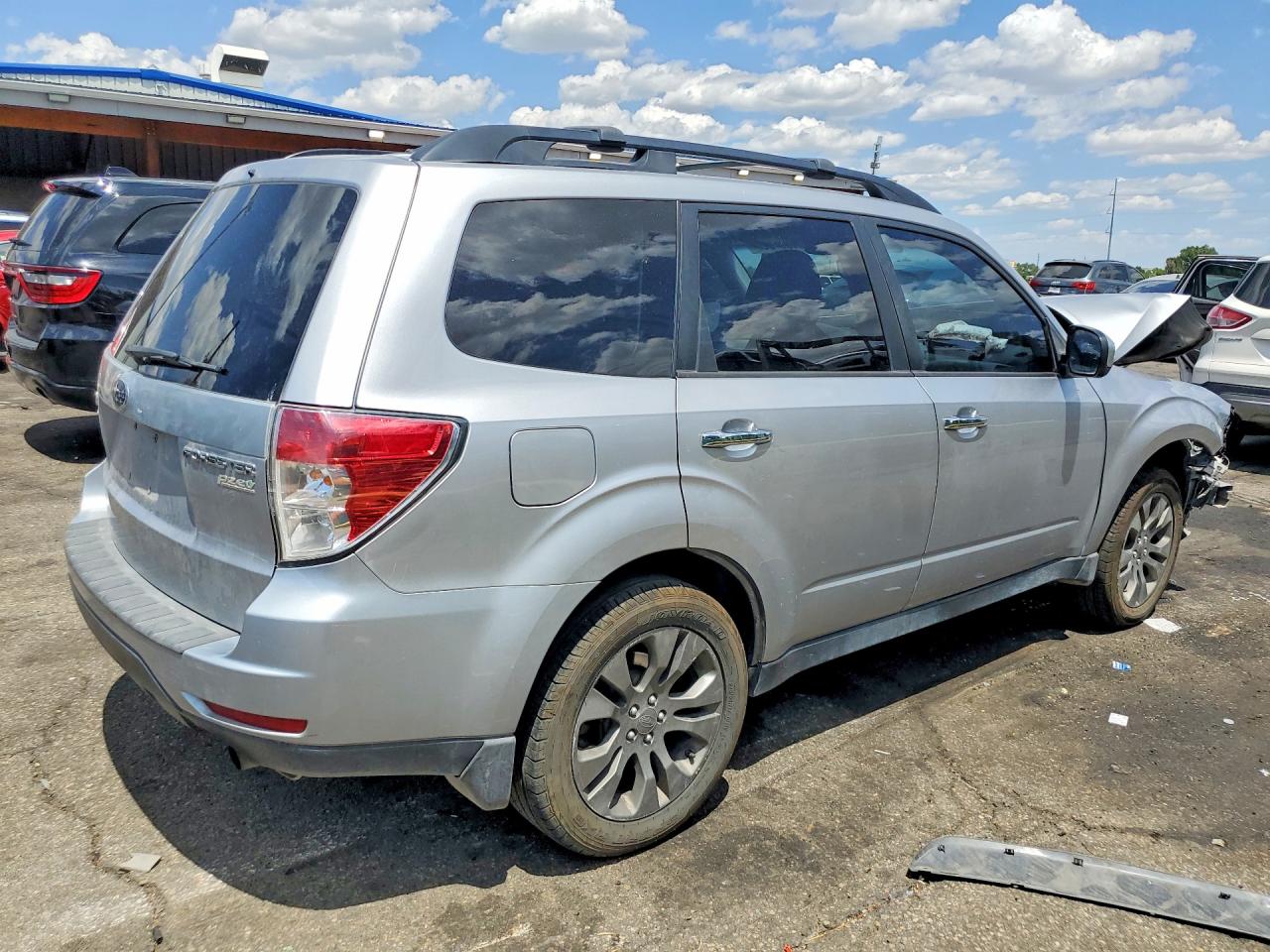 2013 Subaru Forester 2.5x Premium Silver vin: JF2SHADCXDG434369