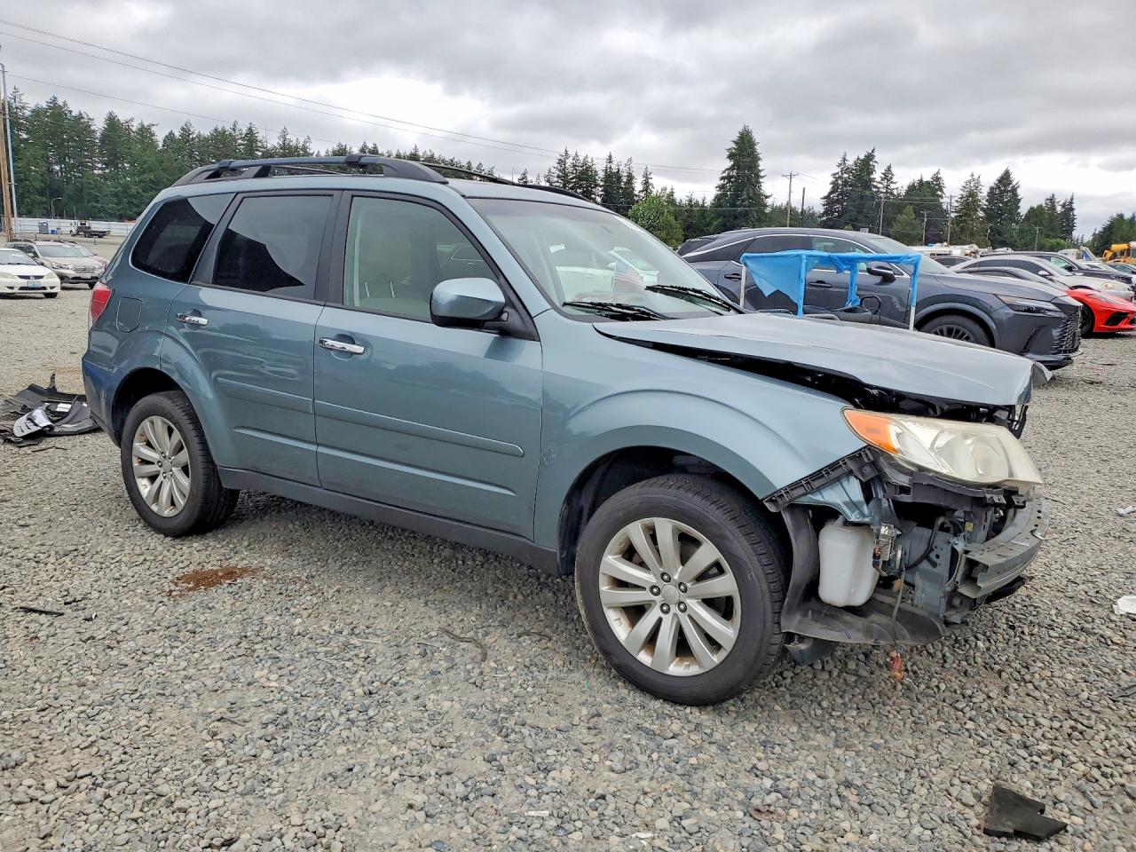 2013 Subaru Forester 2.5x Premium Turquoise vin: JF2SHADCXDH401222