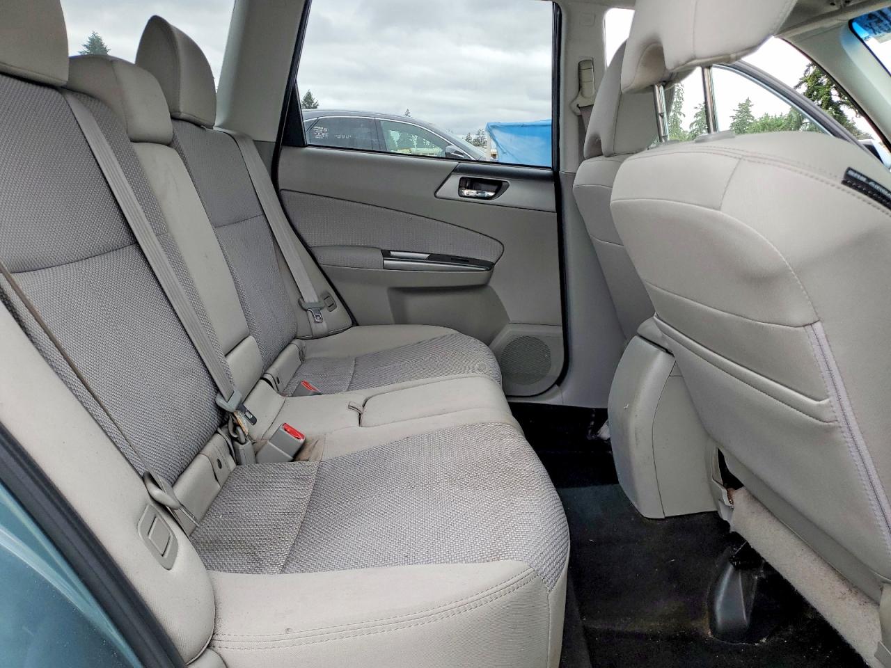2013 Subaru Forester 2.5x Premium Turquoise vin: JF2SHADCXDH401222