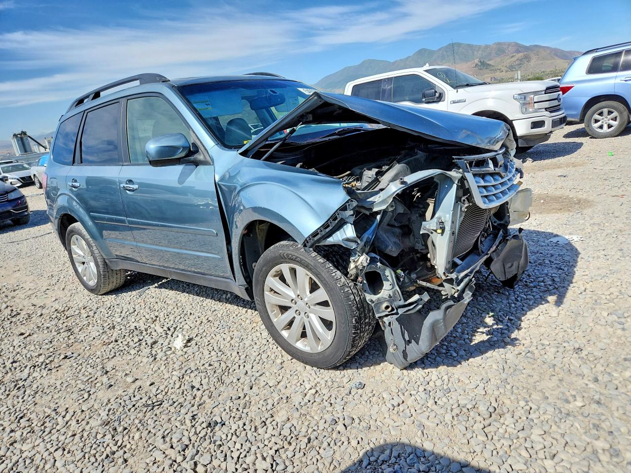 2013 Subaru Forester 2.5x Premium Teal vin: JF2SHADCXDH420031