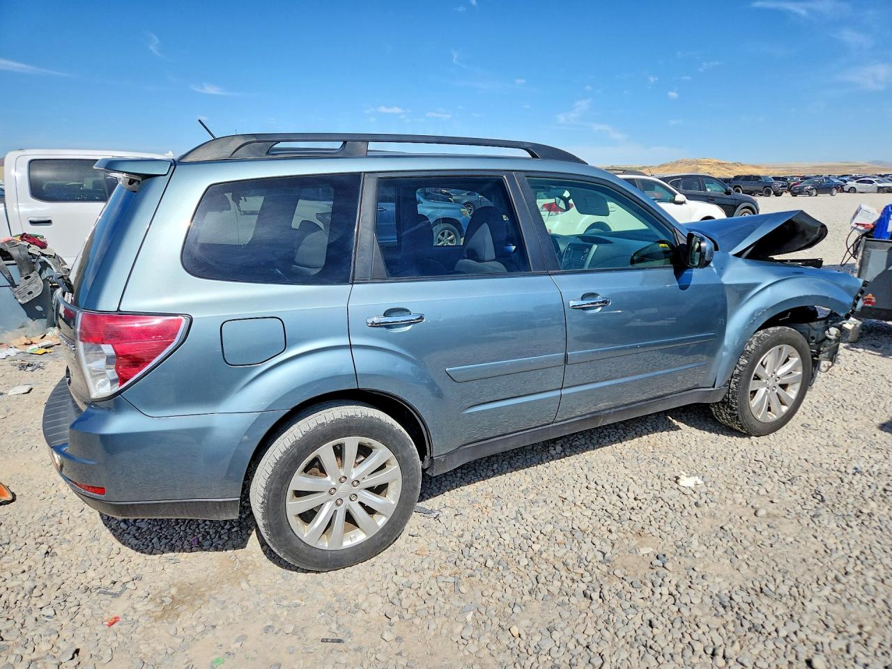 2013 Subaru Forester 2.5x Premium Teal vin: JF2SHADCXDH420031