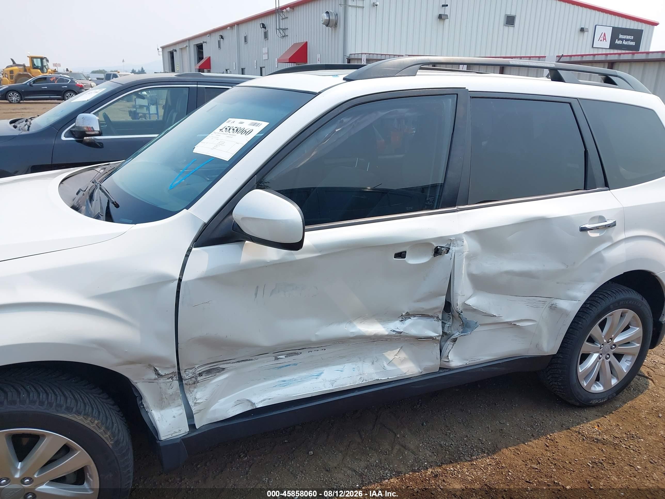 2013 Subaru Forester 2.5x Premium White vin: JF2SHADCXDH424645