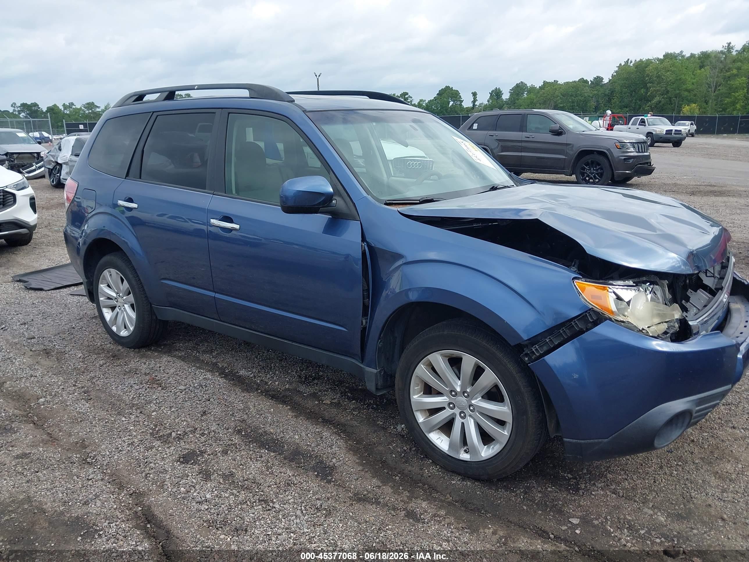 2013 Subaru Forester 2.5x Premium Blue vin: JF2SHADCXDH435600