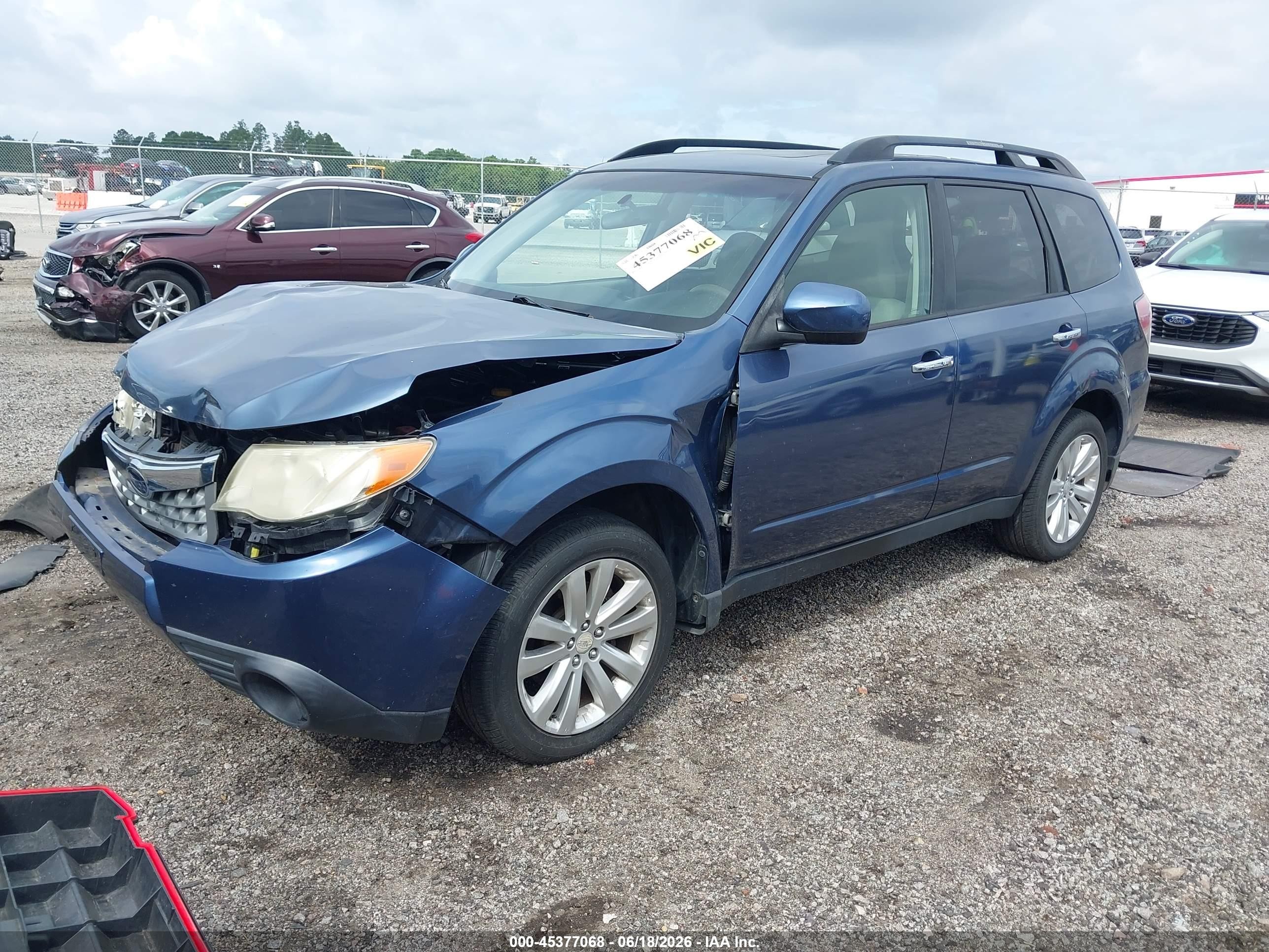 2013 Subaru Forester 2.5x Premium Blue vin: JF2SHADCXDH435600