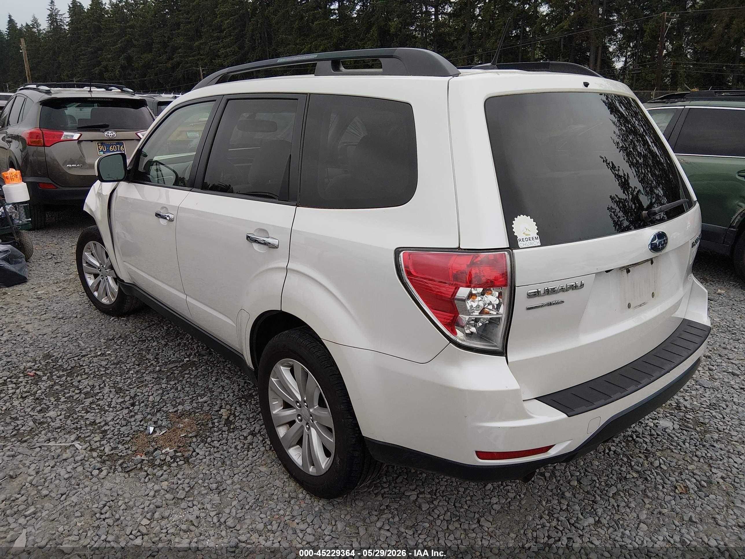 2013 Subaru Forester 2.5x Premium Белый vin: JF2SHADCXDH435774