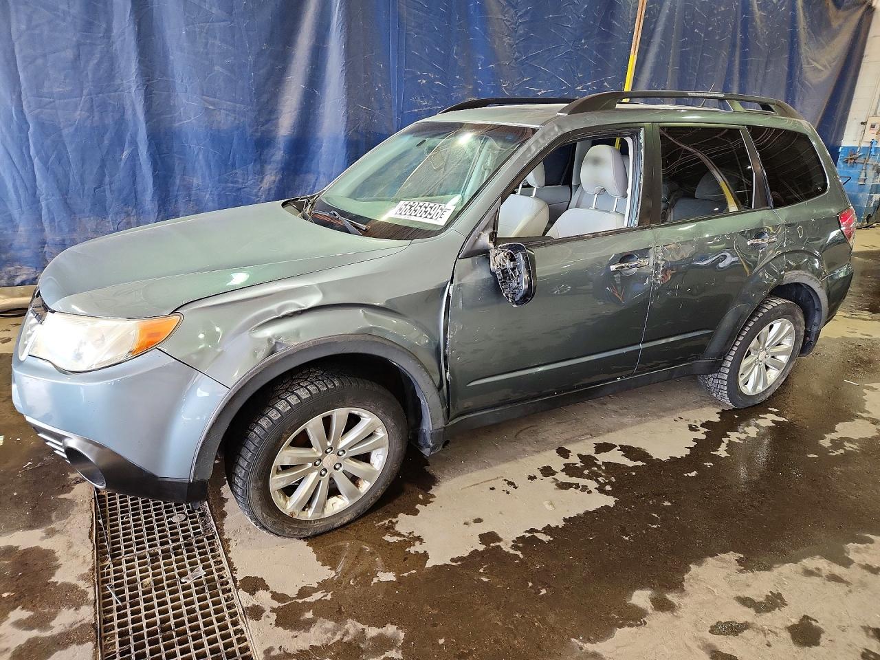 2013 Subaru Forester 2.5x Premium Green vin: JF2SHADCXDH442109