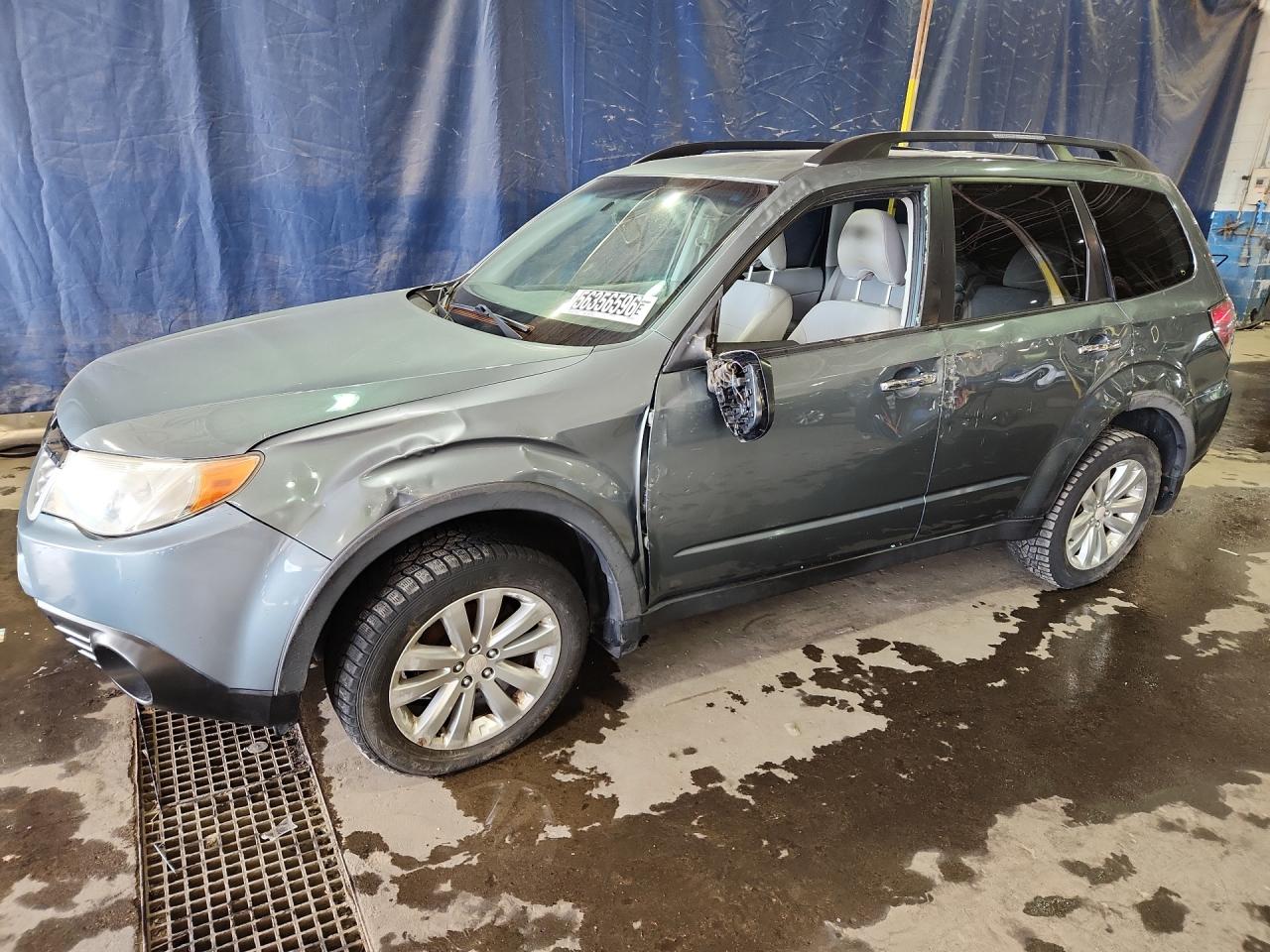 2013 Subaru Forester 2.5x Premium Green vin: JF2SHADCXDH442109 Damage: Left Front Fender, Dent(S) W/ Paint Dmg, > 12 Inches