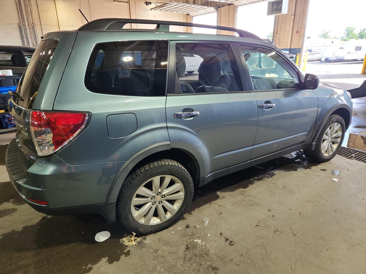 2013 Subaru Forester 2.5x Premium Green vin: JF2SHADCXDH442109 Damage: Right Qtr Panel, Dent(S) W/No Paint Dmg, Pdr-1 Dent