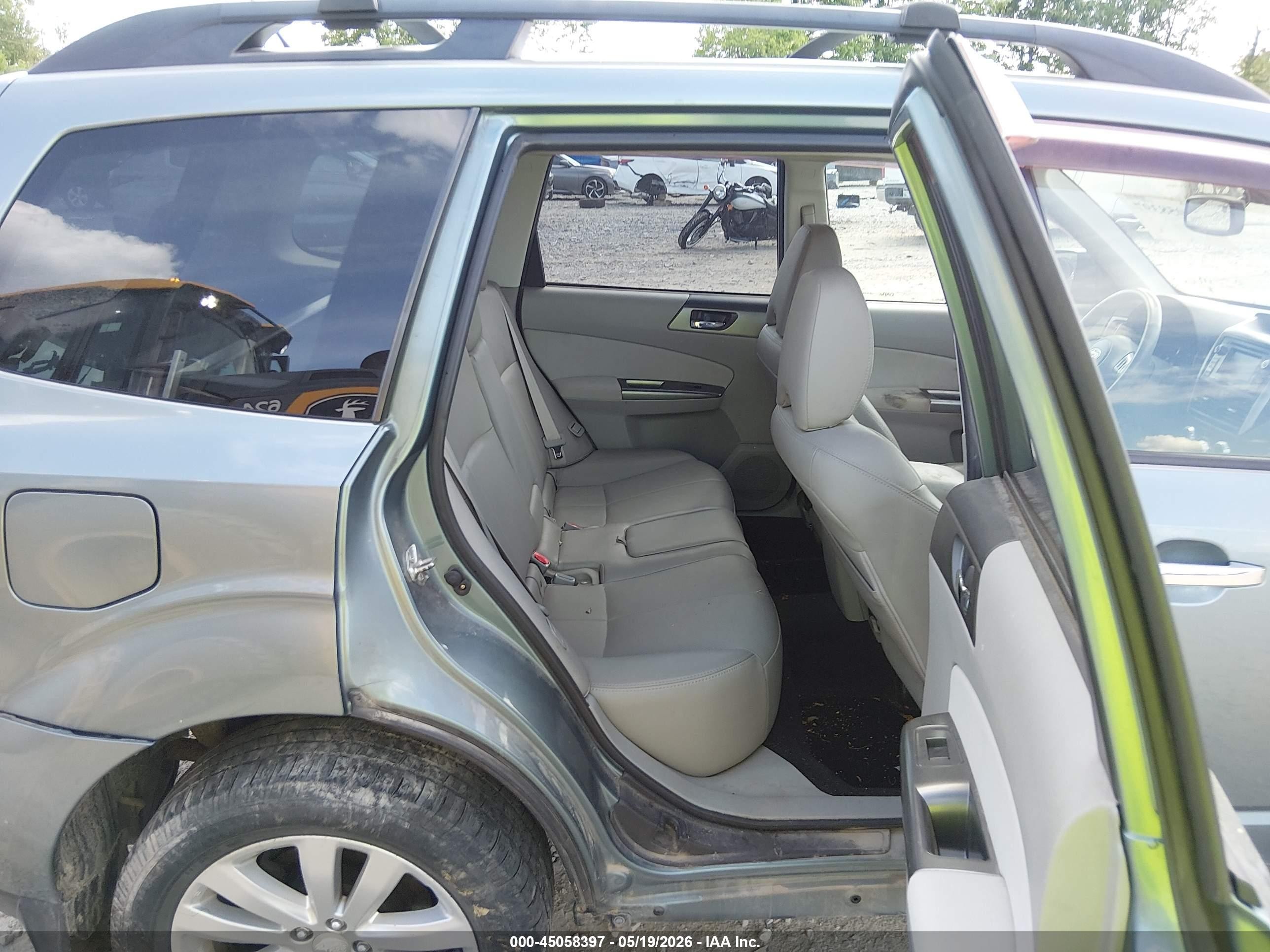 2011 Subaru Forester 2.5x Limited Light Blue vin: JF2SHAEC0BH738705
