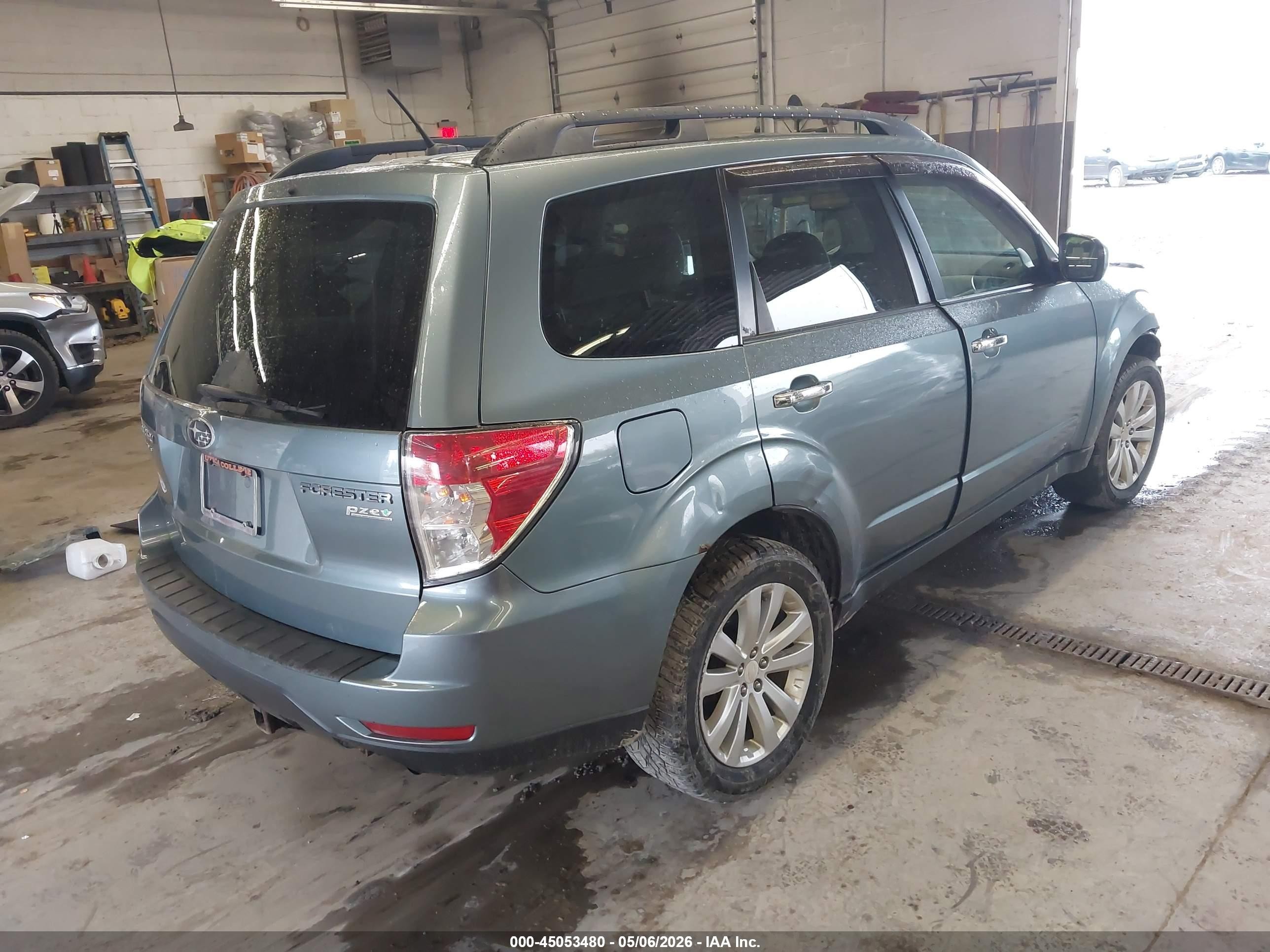 2012 Subaru Forester 2.5x Limited Green vin: JF2SHAEC0CH410167